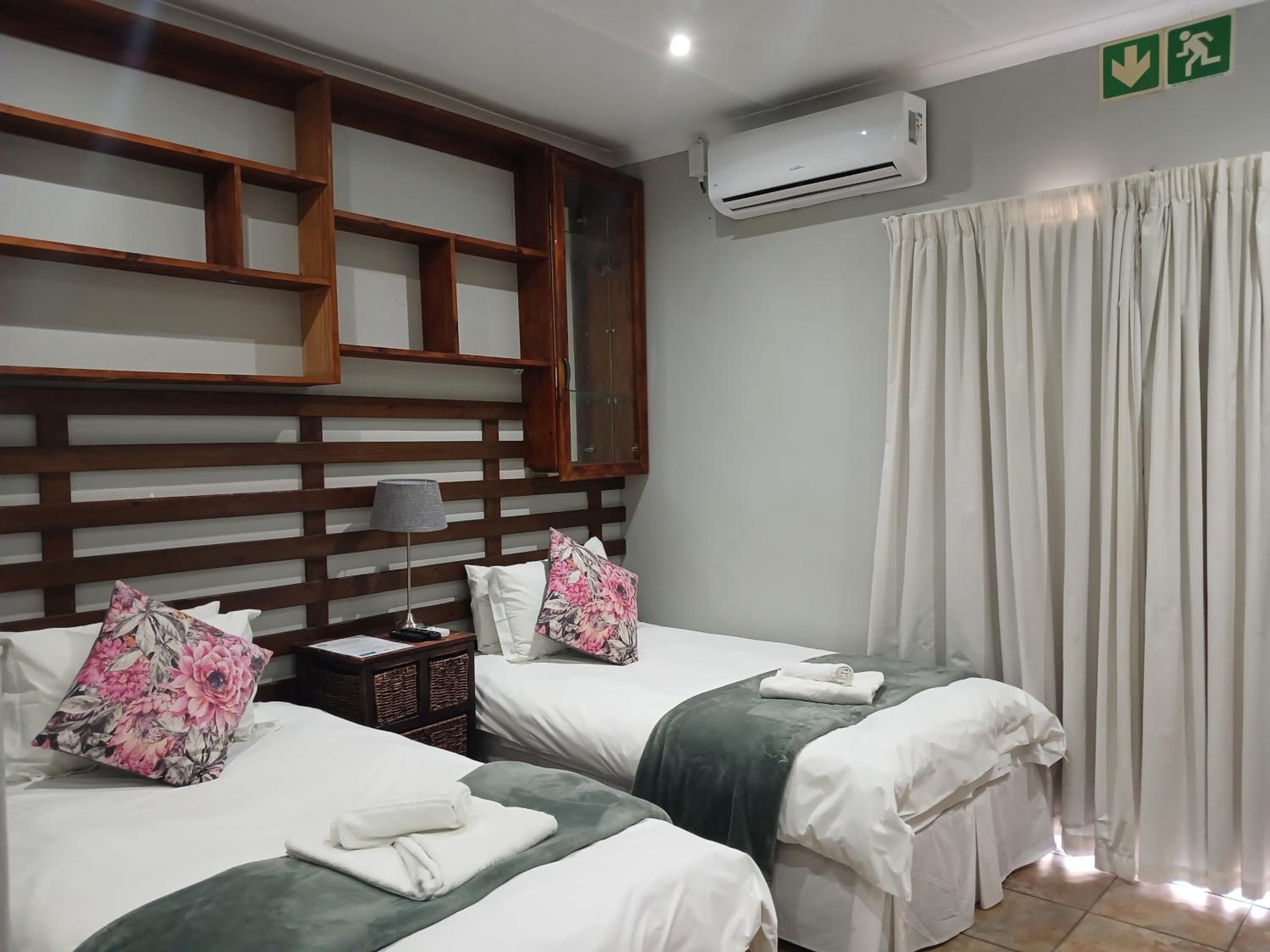 Twin Room photo 2