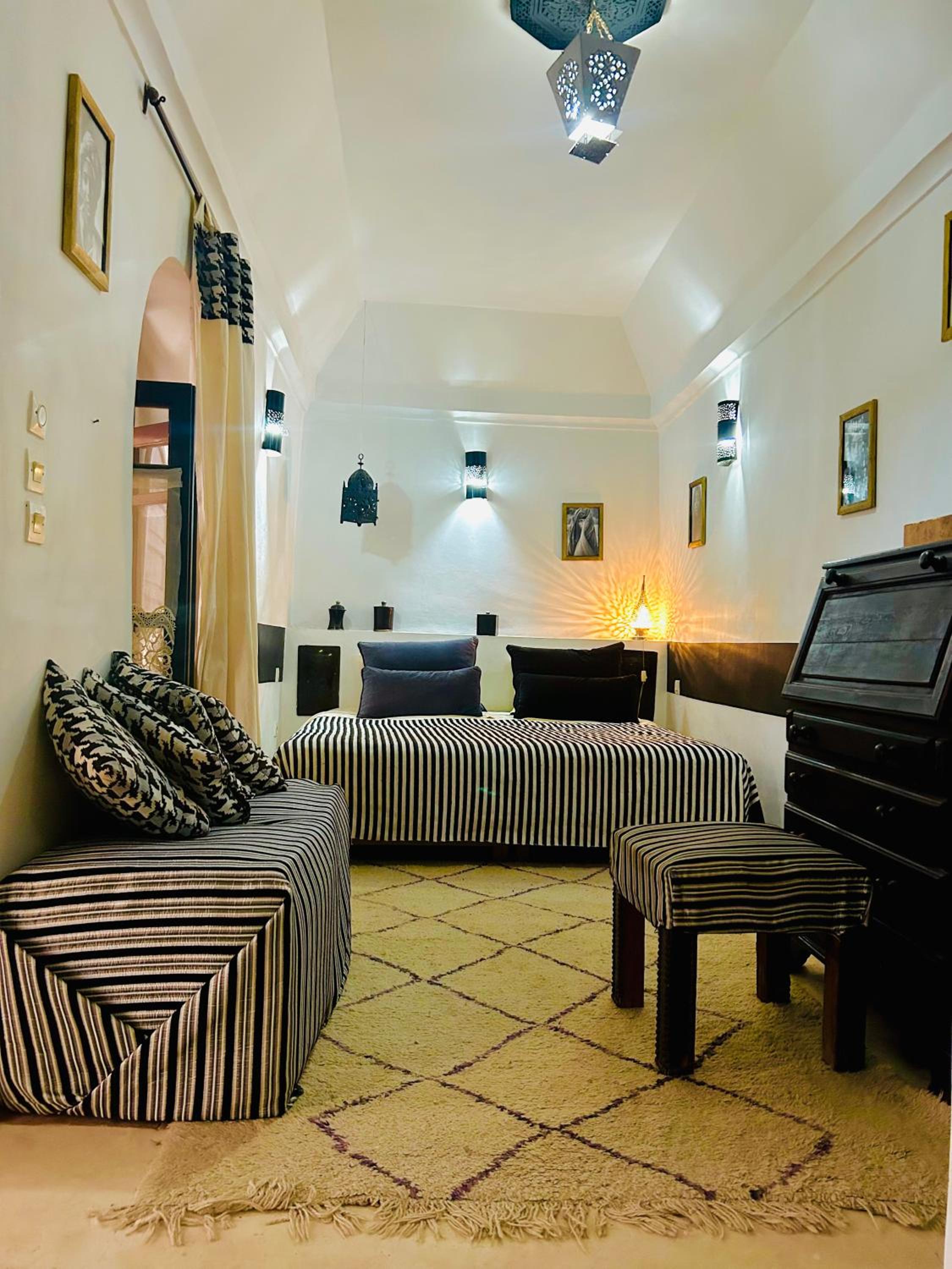 Double Room - Photo 9