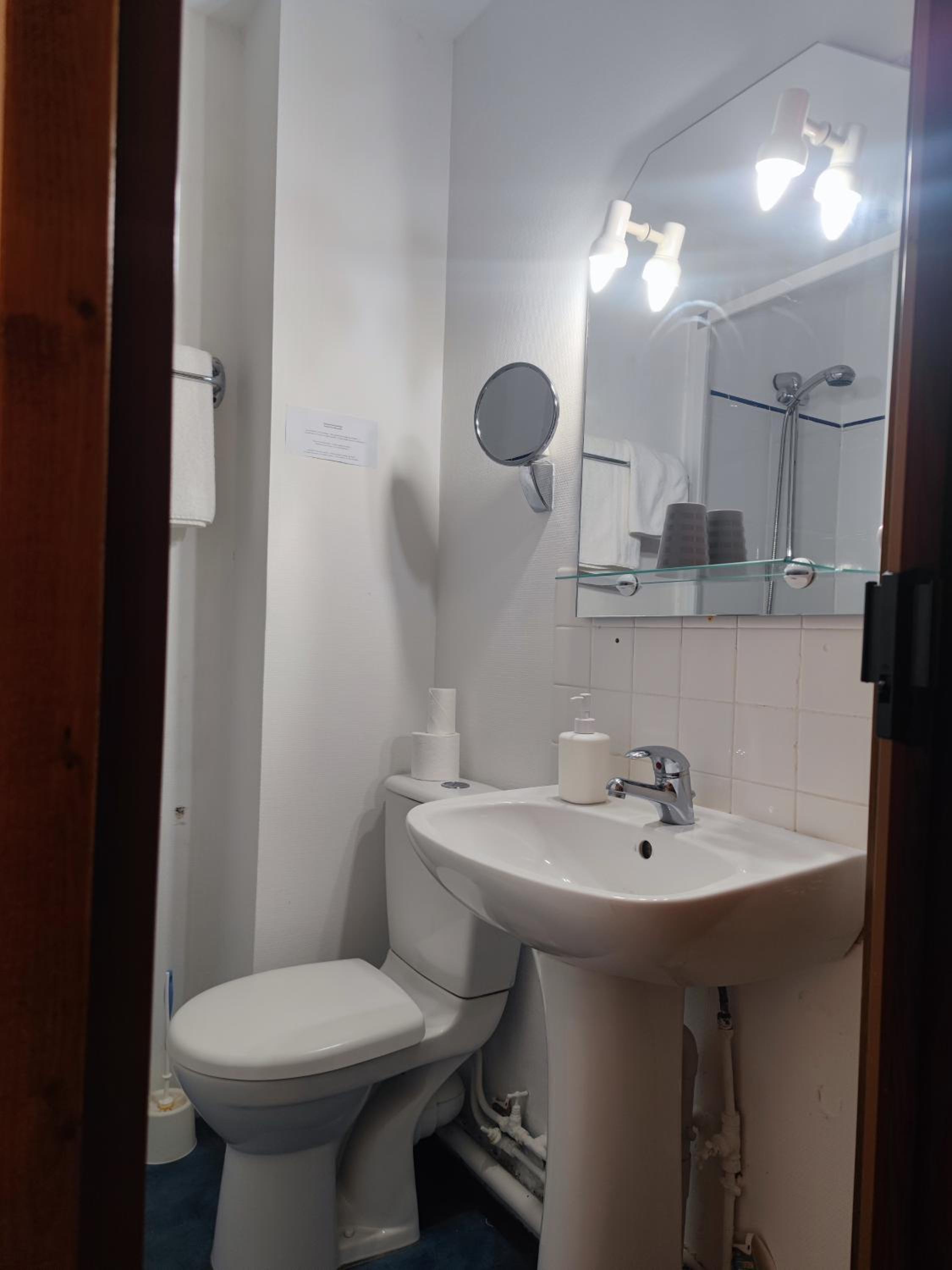 Standard Room - Photo 2