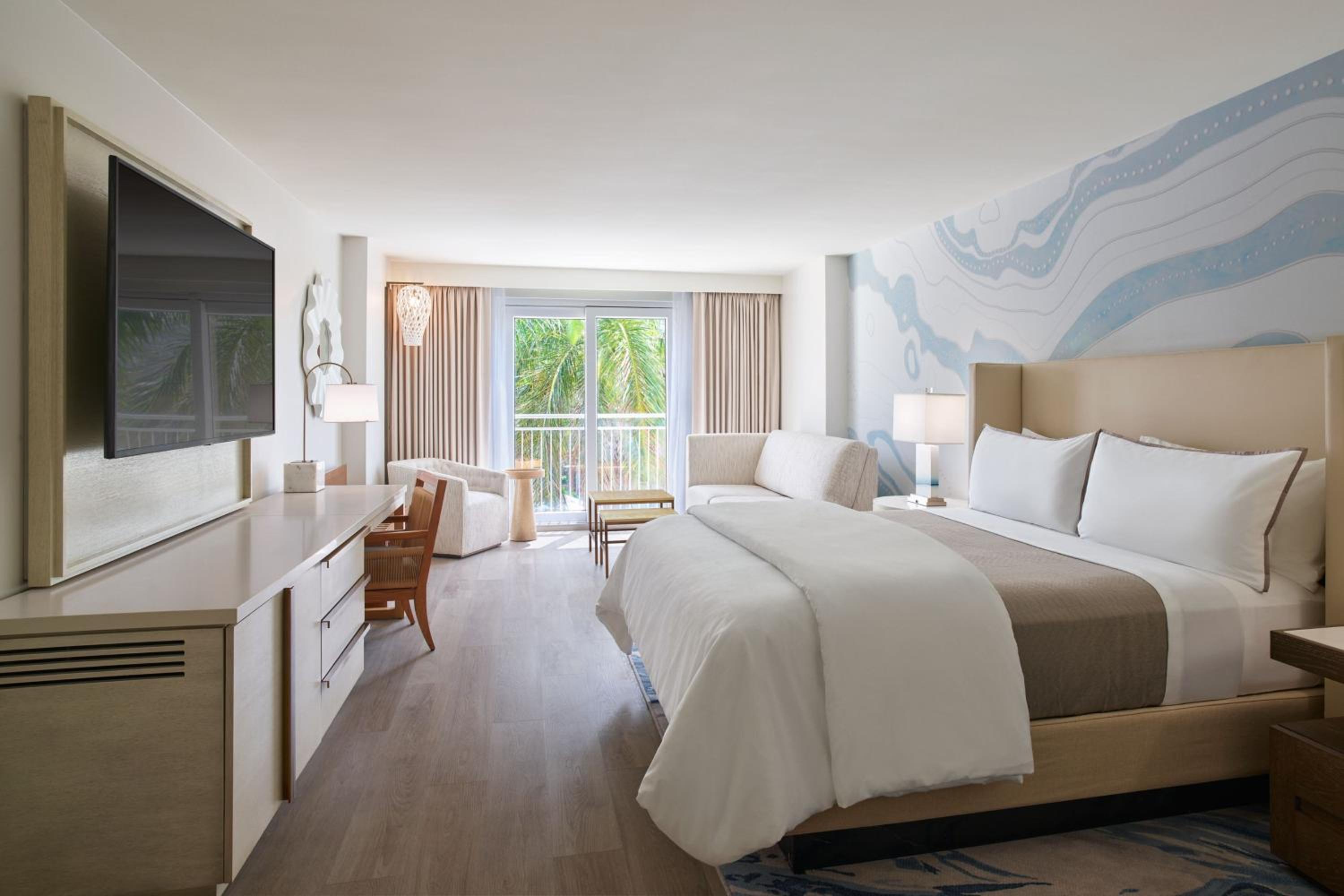 Traditional King Room with Sofa Bed and Garden View - Photo 4