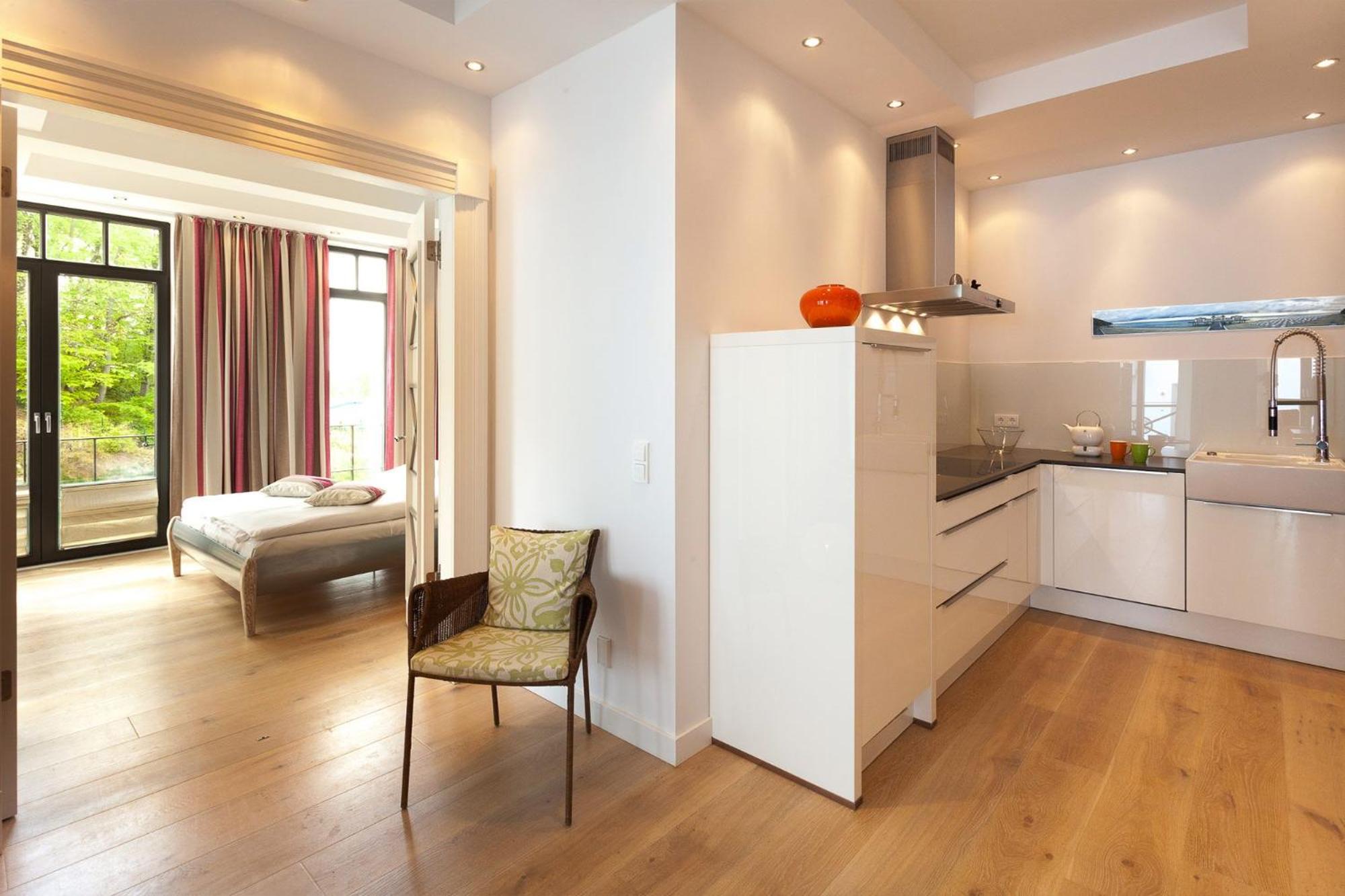 Apartment photo 2