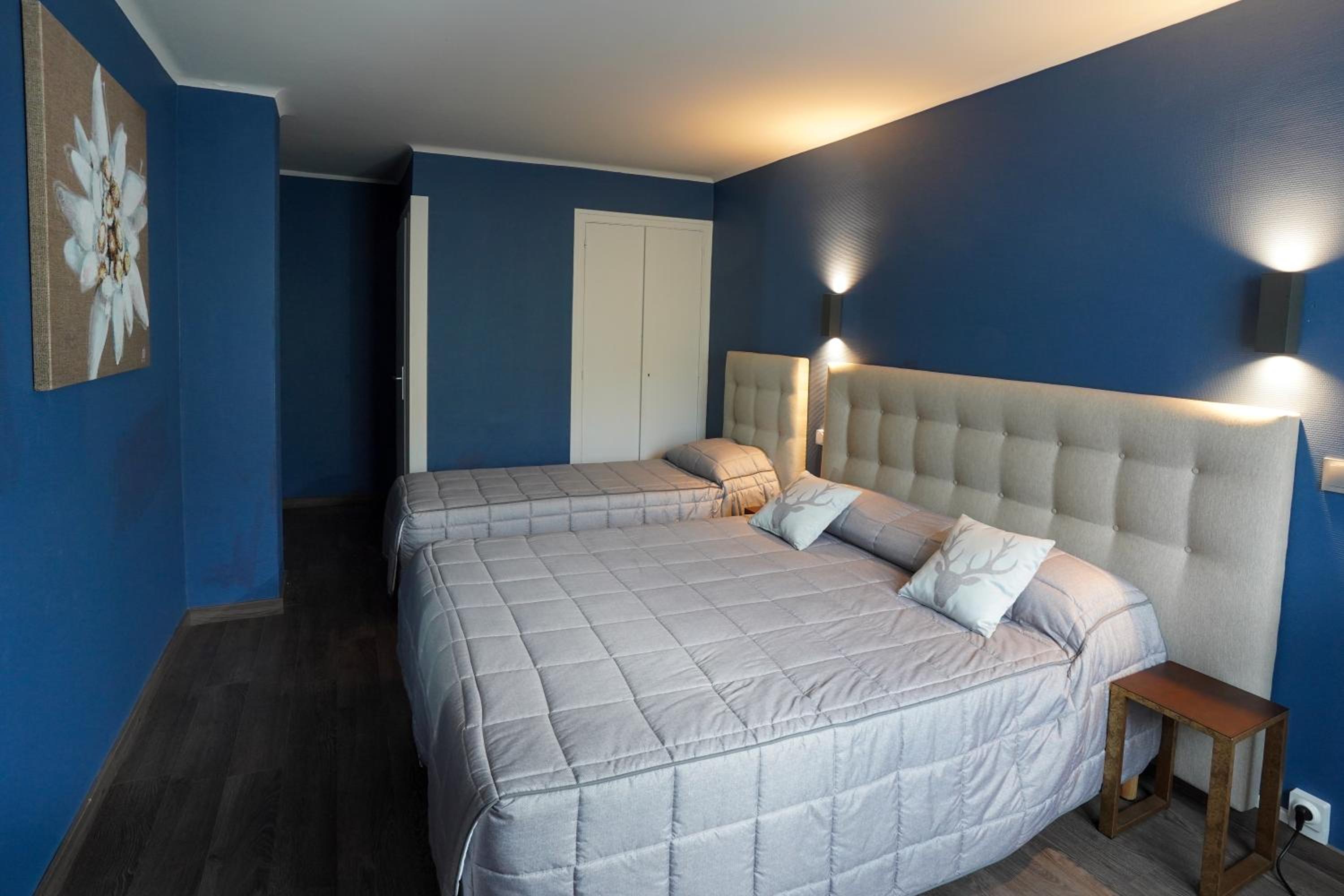 Triple Room with Private Bathroom