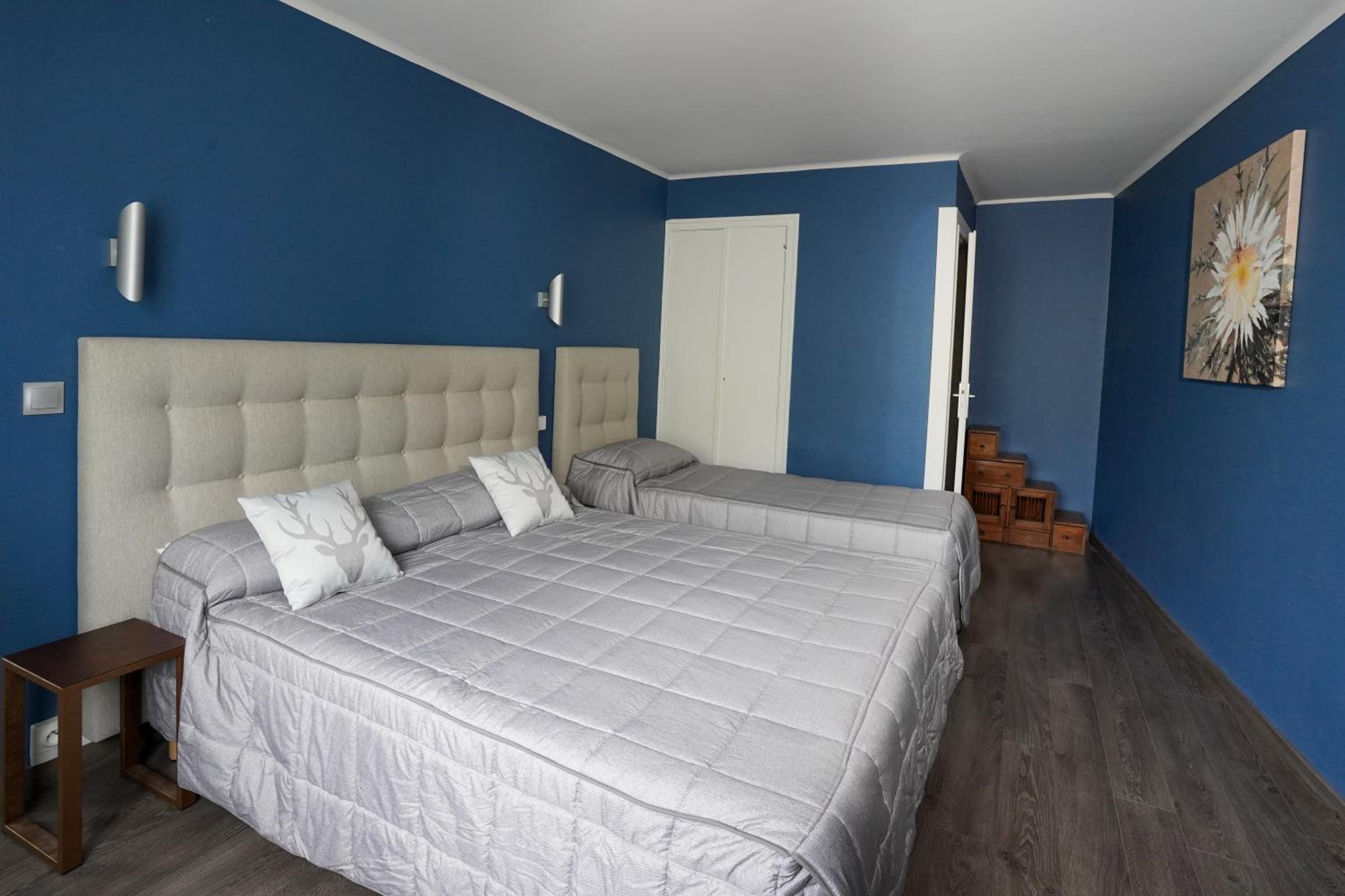 Triple Room with Private Bathroom photo 3