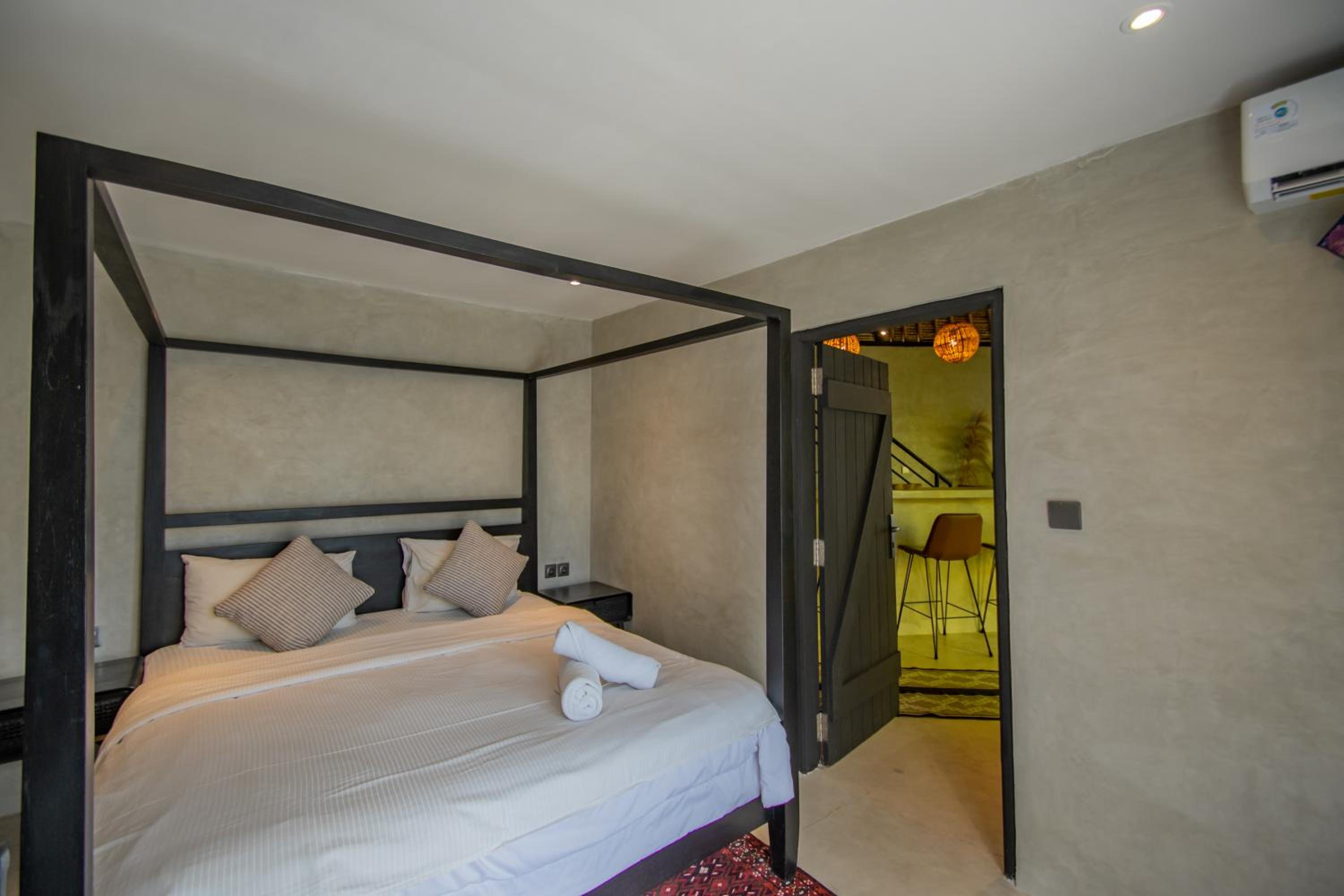 Two-Bedroom Villa - Photo 12