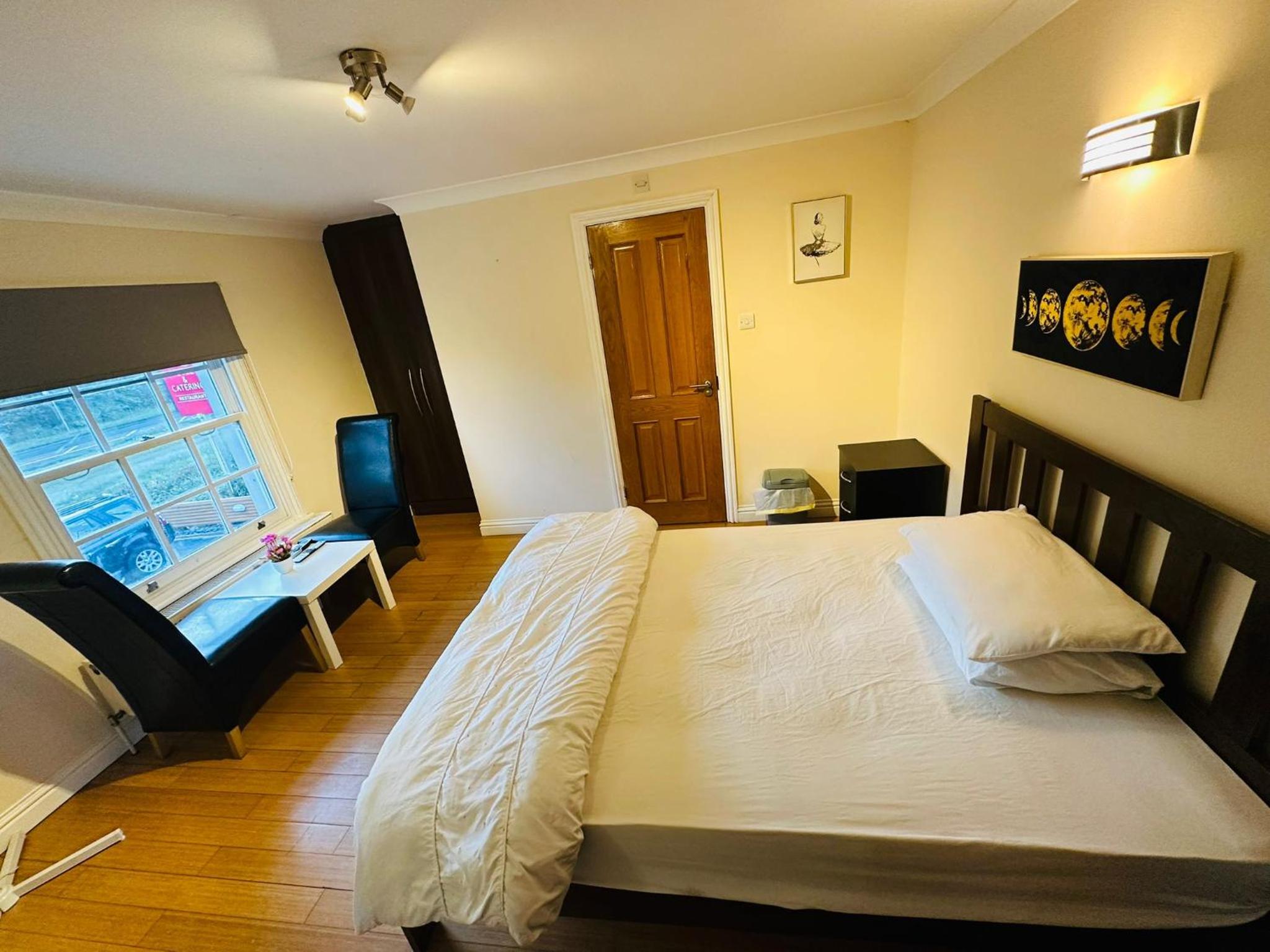 Double Room With Private Bathroom photo 3
