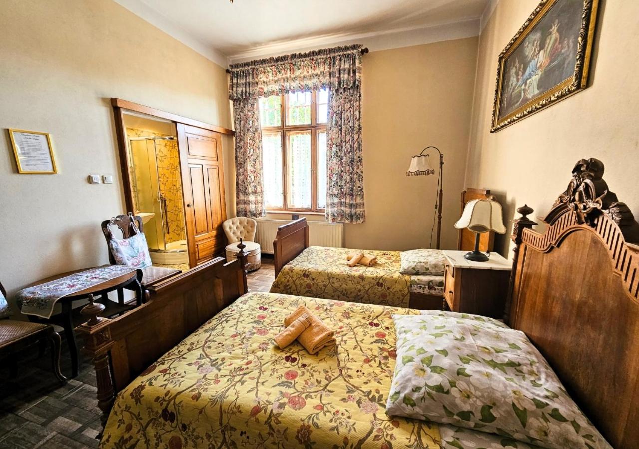 Triple Room with Private Bathroom photo 2