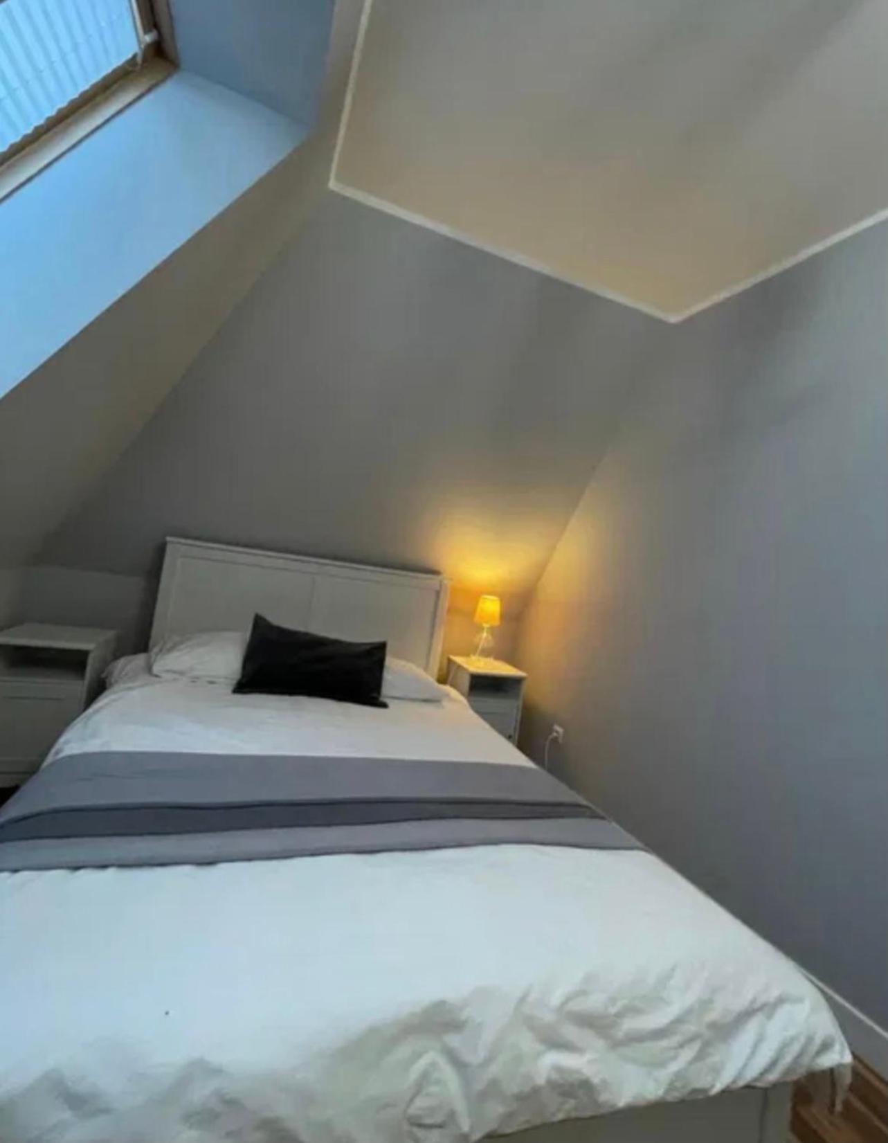 One-Bedroom Apartment with View photo 1