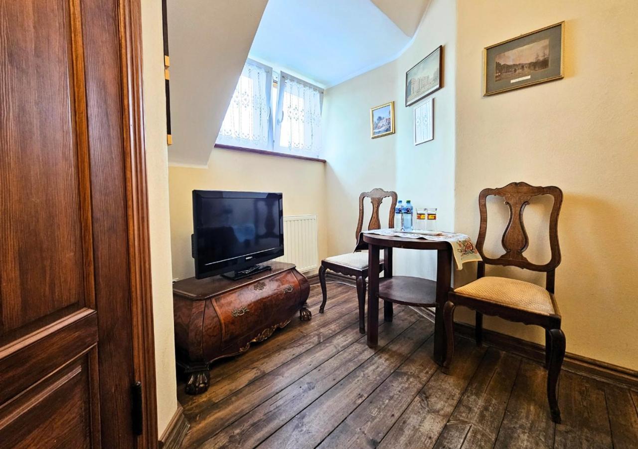 Double Room with Private Bathroom photo 3