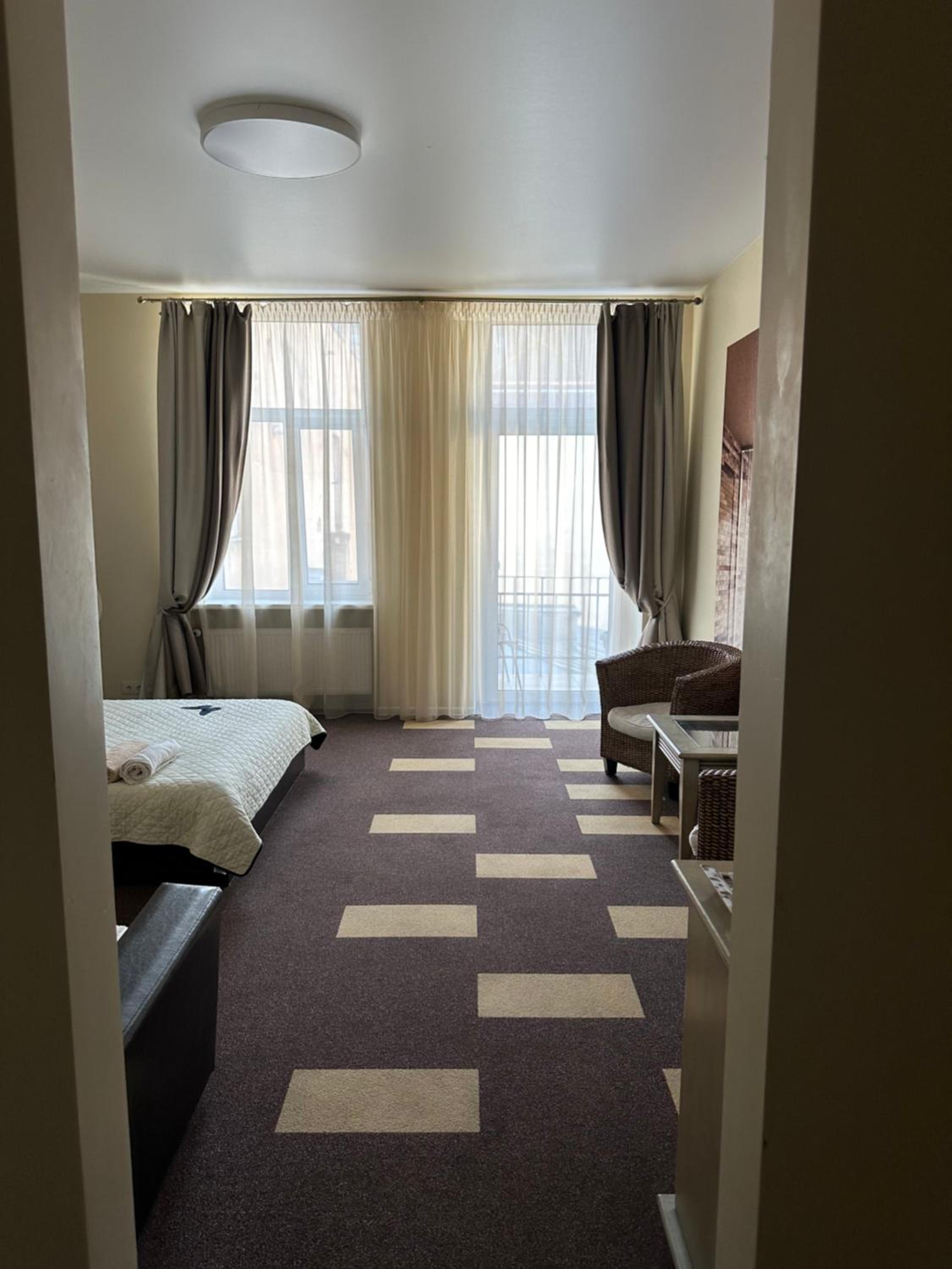 Quadruple Room with Balcony and Kitchenette - Photo 2
