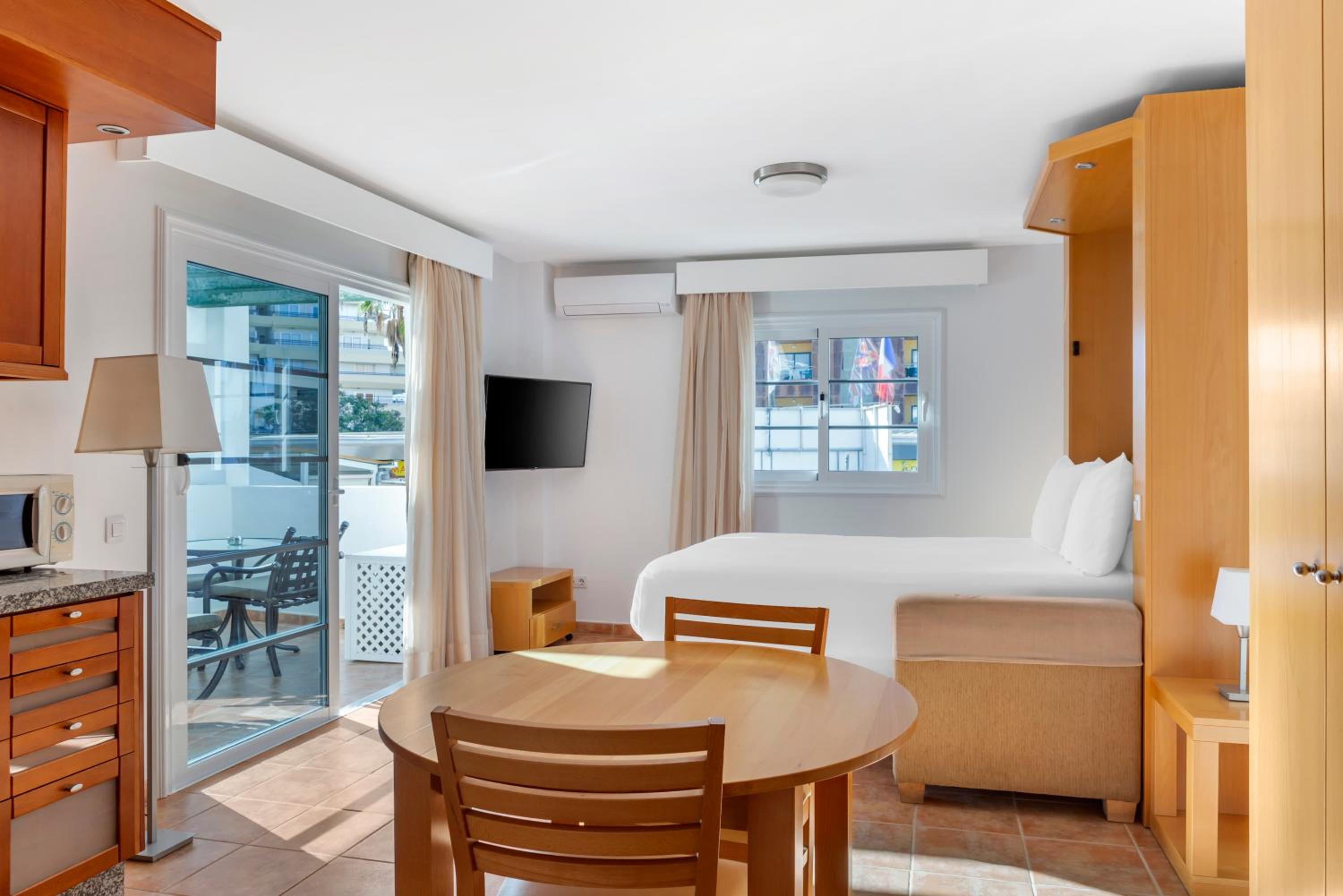 Studio Apartment