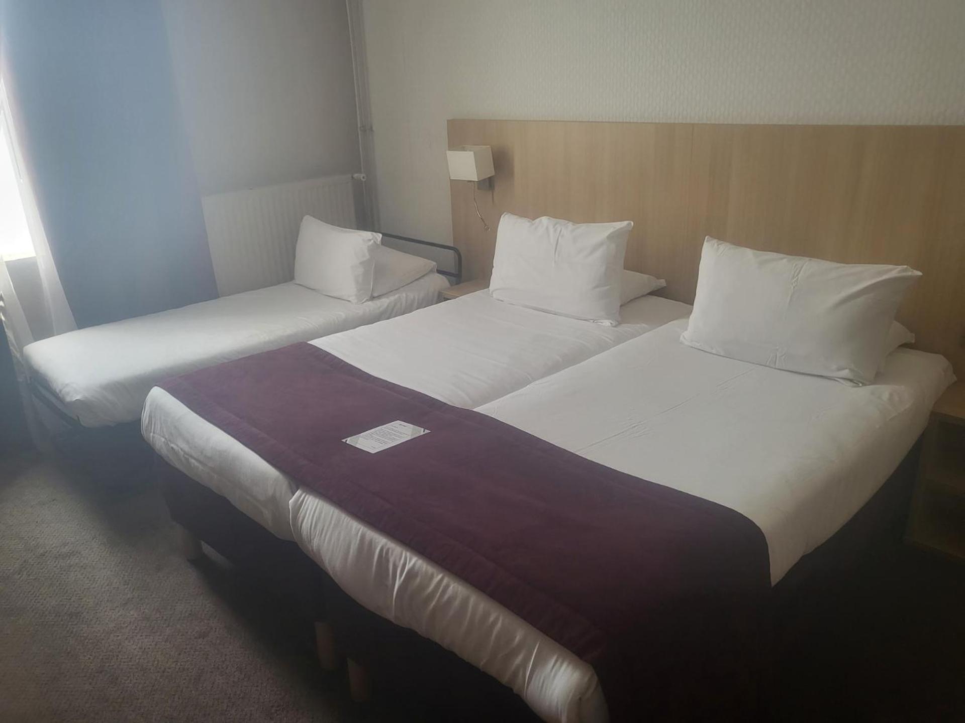 3 Single Beds - Photo 3