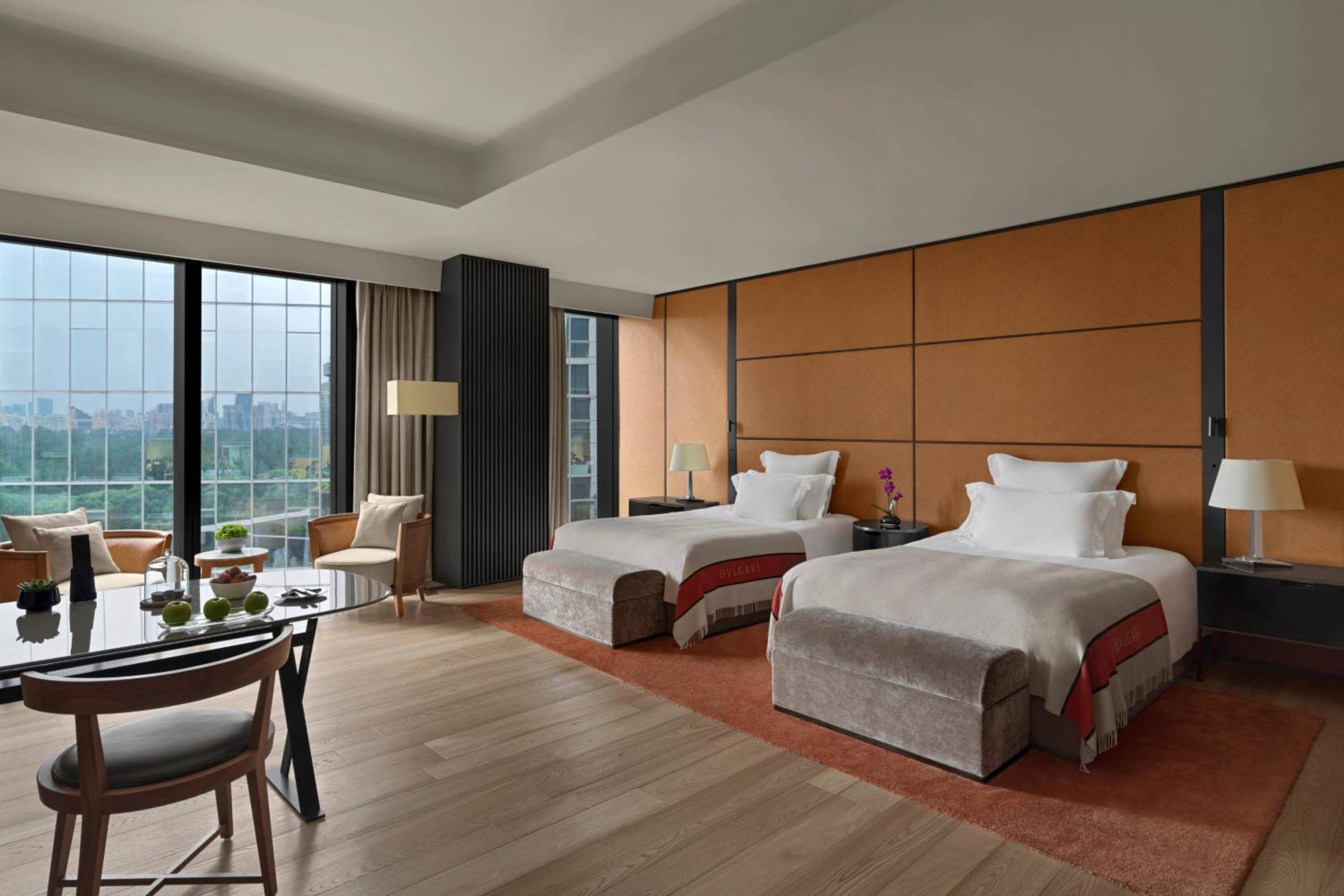 Deluxe Room with Two Double Beds and City View (Free Mini-bar soft drinks & beers + 1.9 mi pick-up or drop-off service + 4.6 feet wide double beds) photo 1