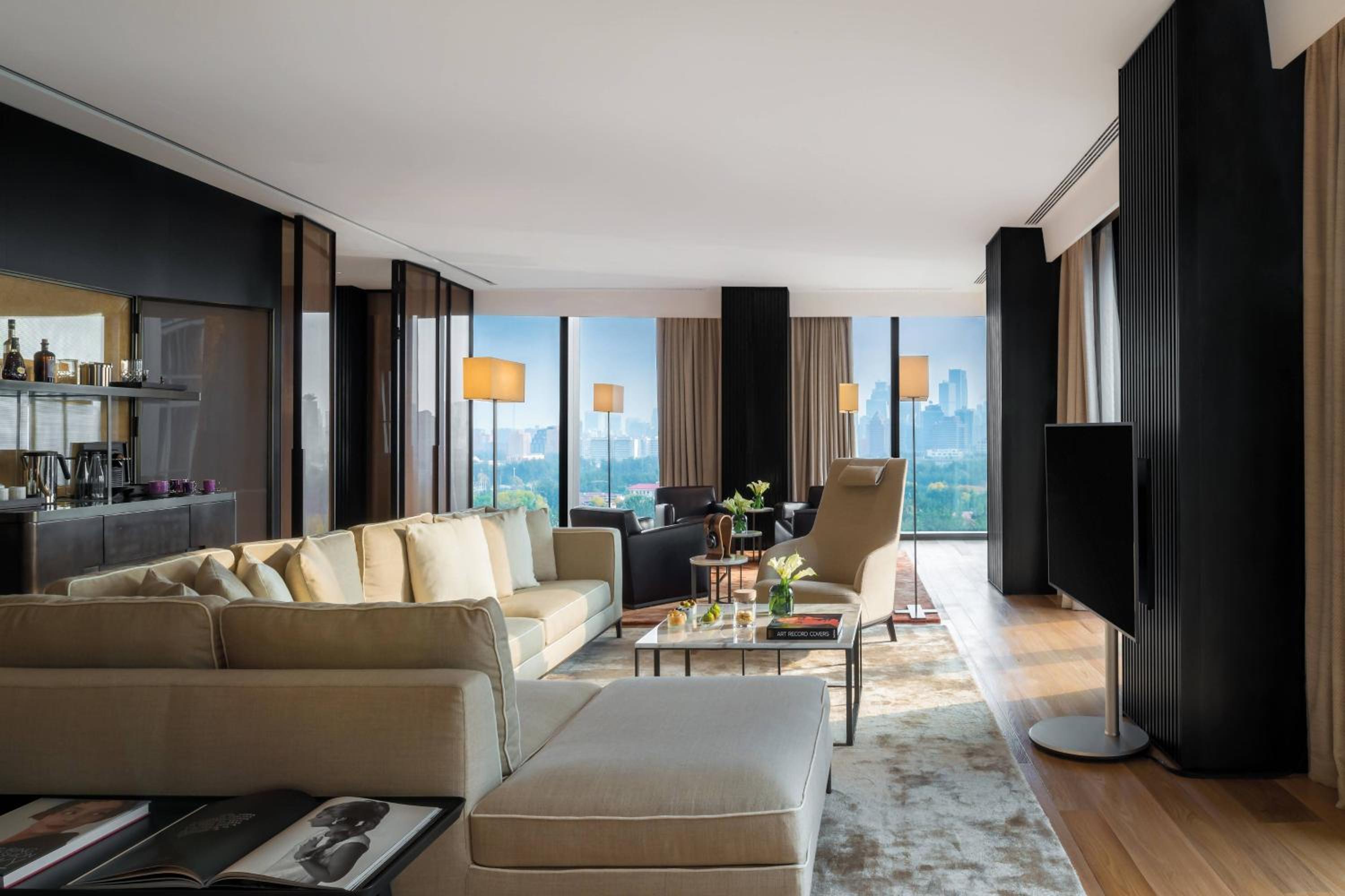 Premium Suite, 1 Bedroom Larger Suite, 1 King, River view photo 1
