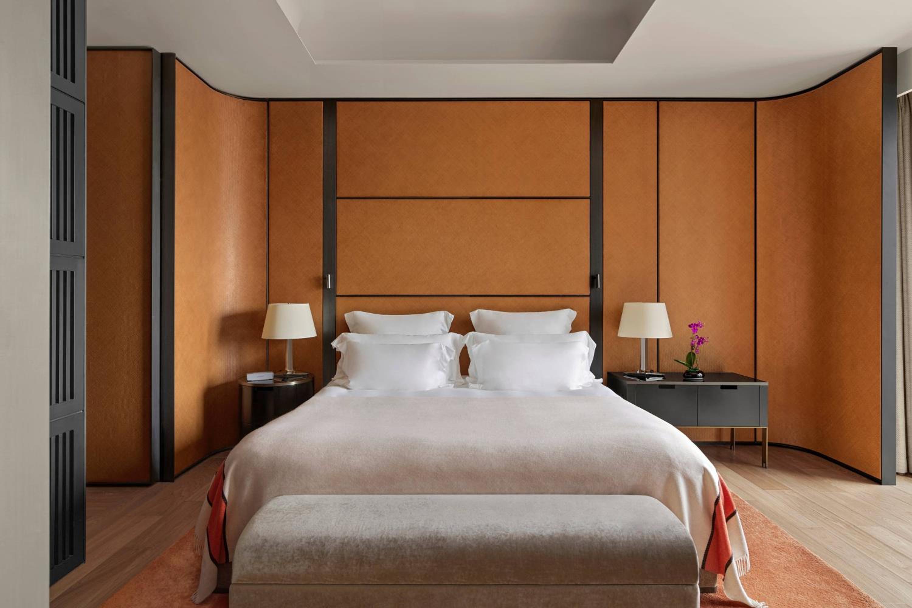 One-Bedroom Junior Suite with City View (Free Mini-bar soft drinks & beers + 1 free extra bed with 1 breakfast + 1.9 mi pick-up or drop-off service + Berluti shoe shinning & pressing service) photo 3