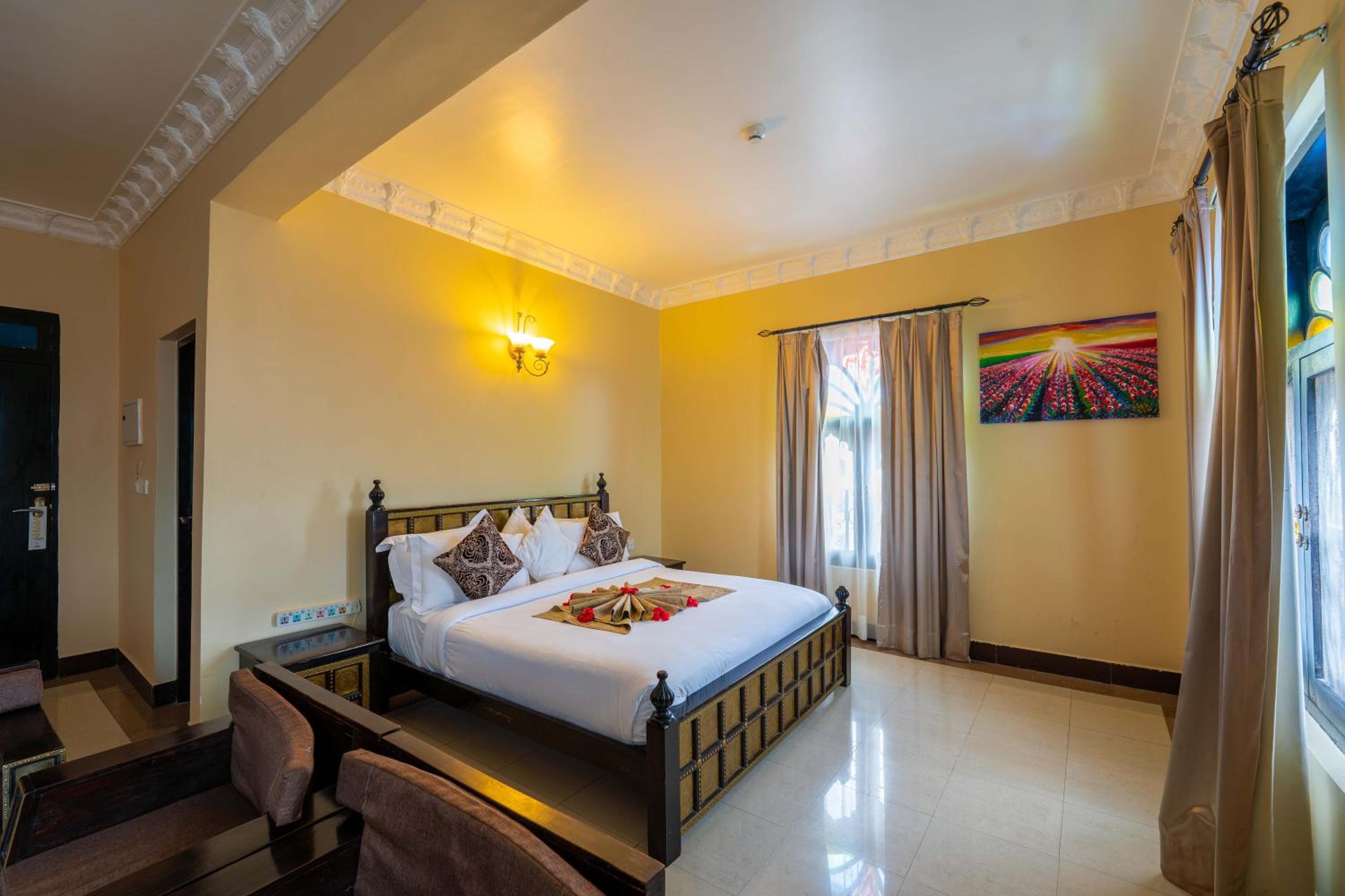 Junior King Suite with Living Room and Jacuzzi