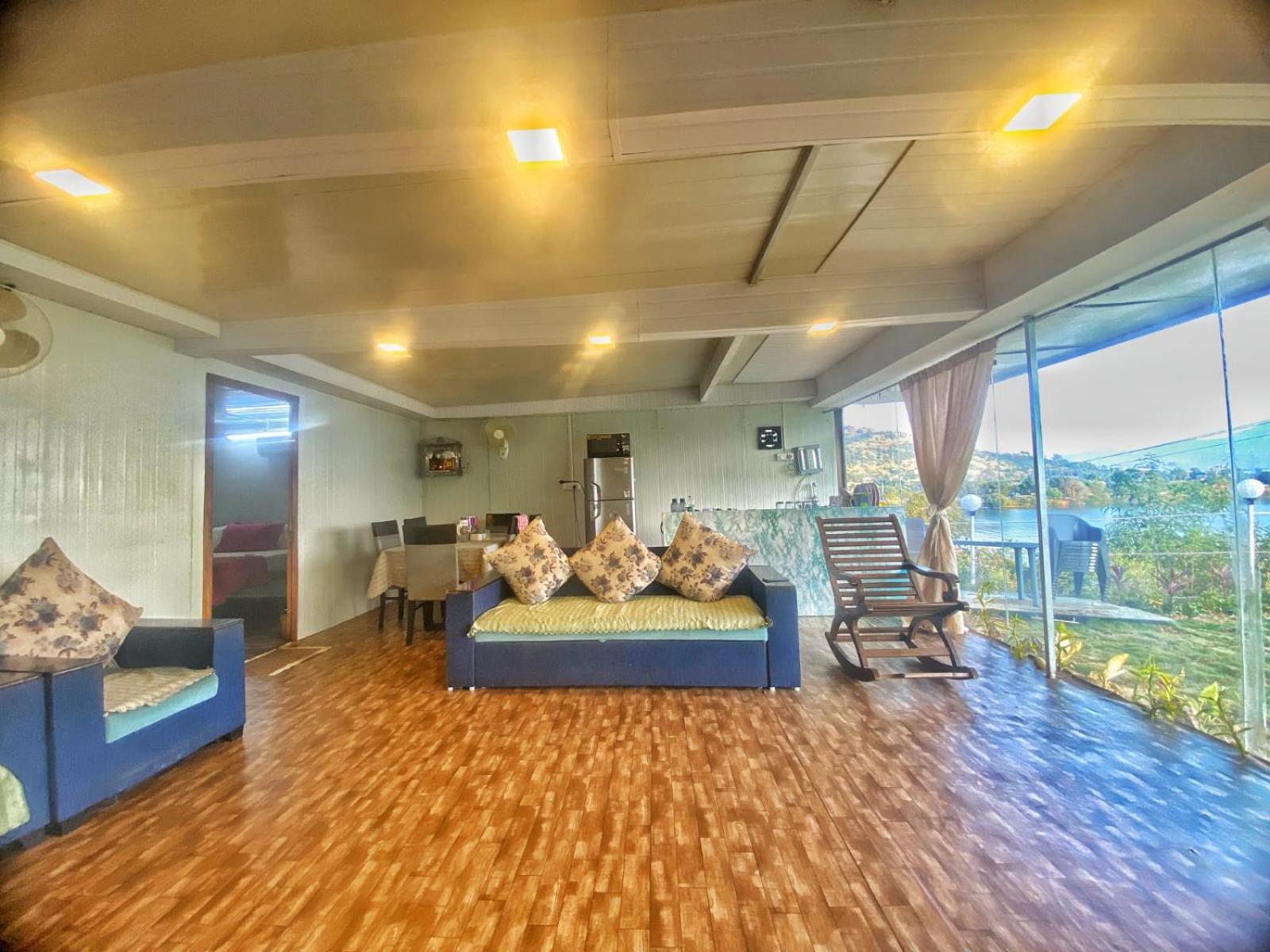 Three-Bedroom Villa photo 1