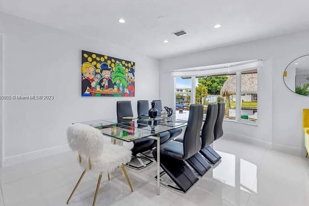 Three-Bedroom House photo 2