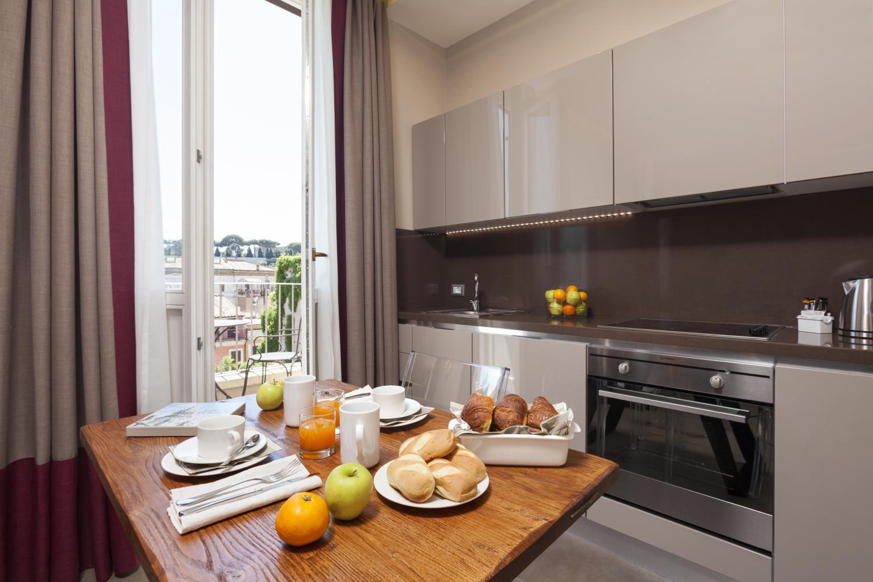Superior Studio with Balcony and View photo 3