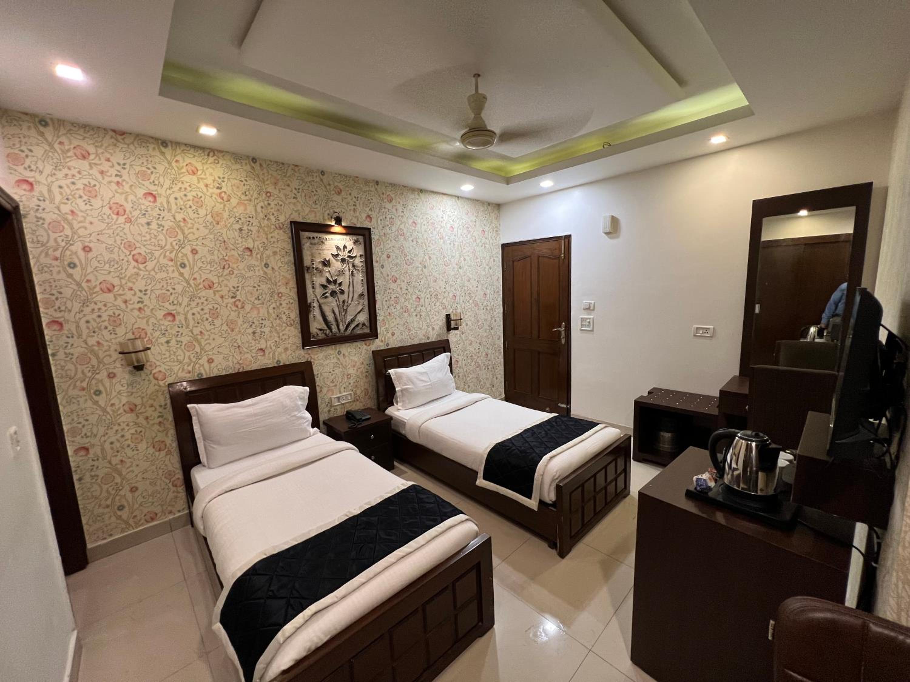 Deluxe Double Room - Photo 3