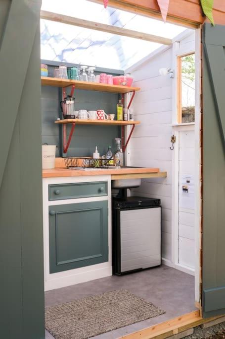 Studio Apartment photo 3
