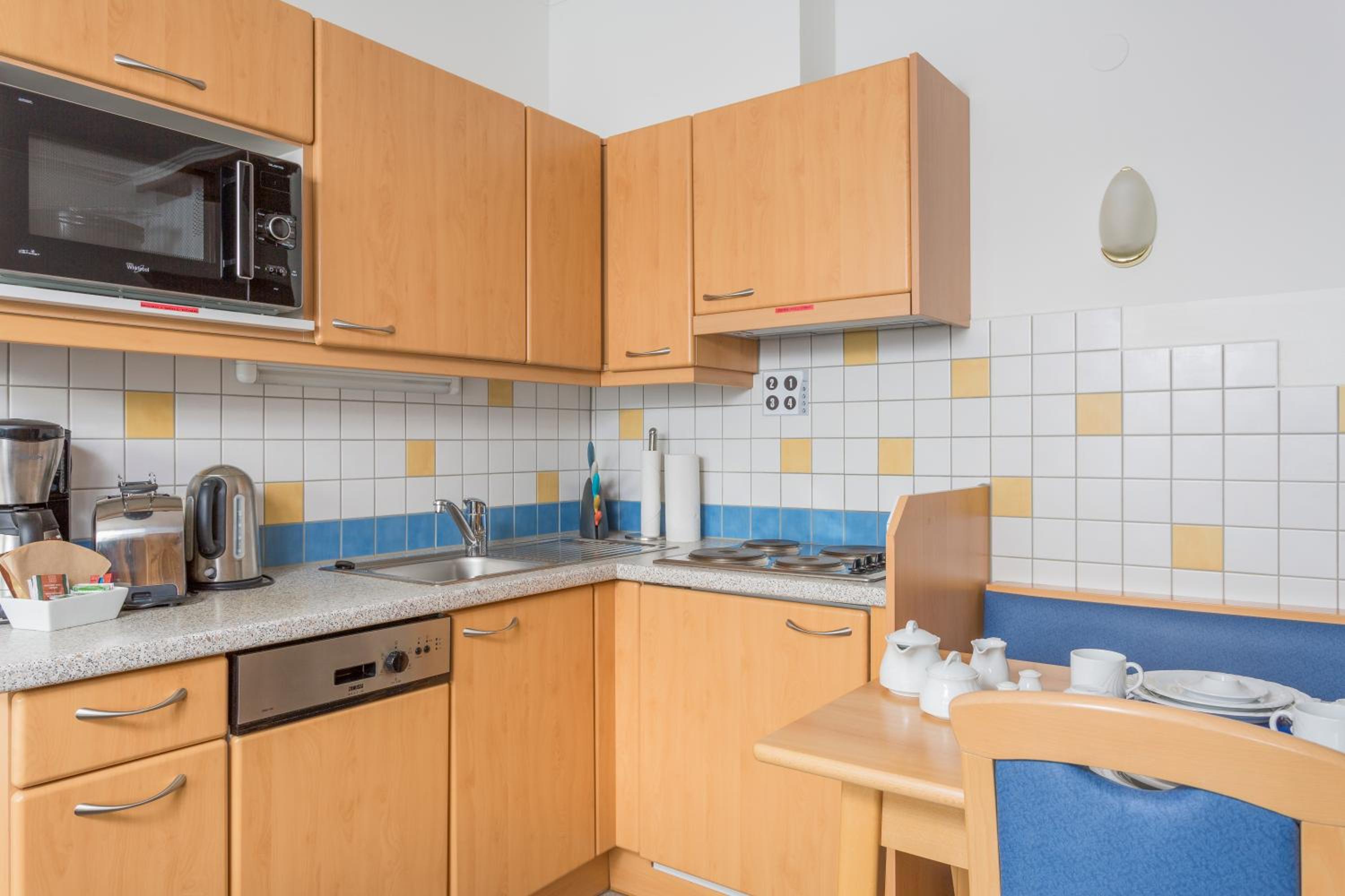 Studio Apartment - Photo 4