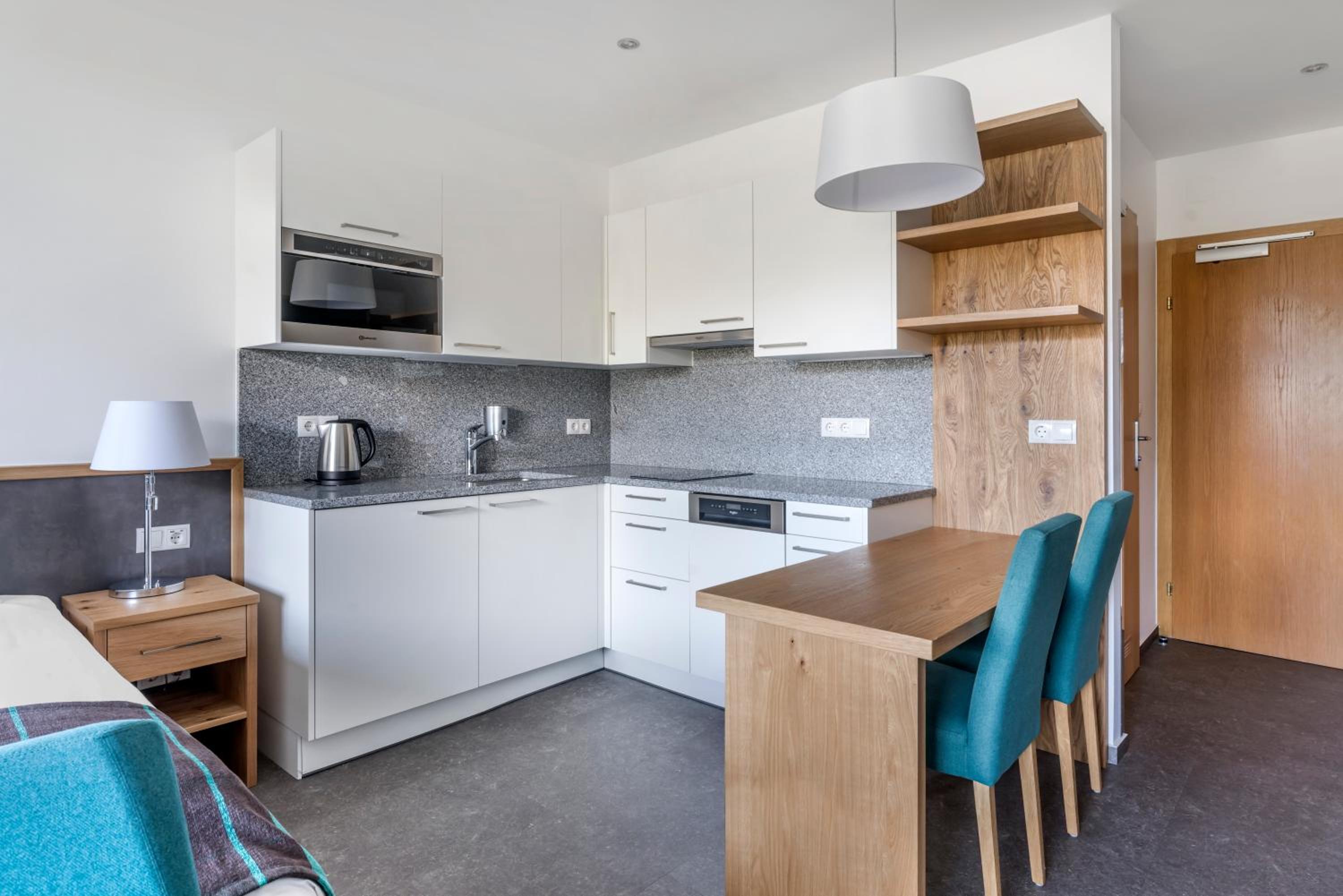 Studio Apartment - Photo 2