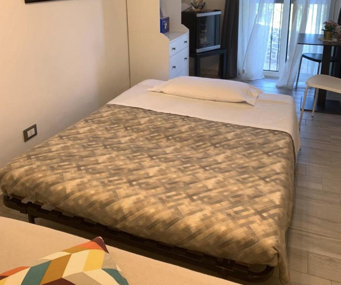 Double Room with Balcony (3 Adults) - Photo 3