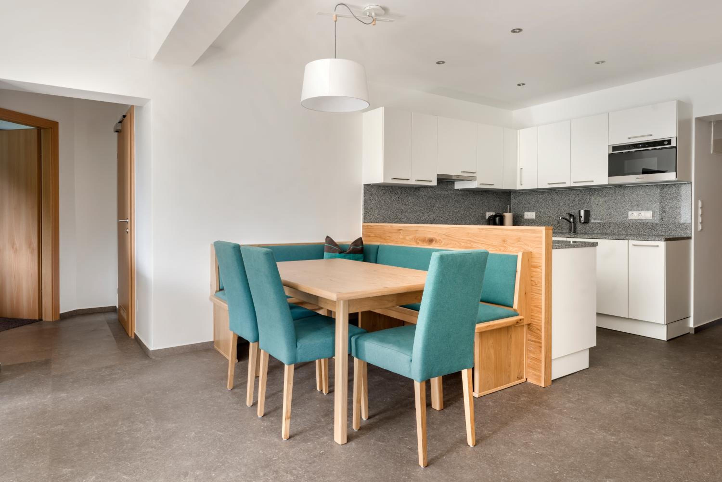 One-Bedroom Apartment - Photo 4