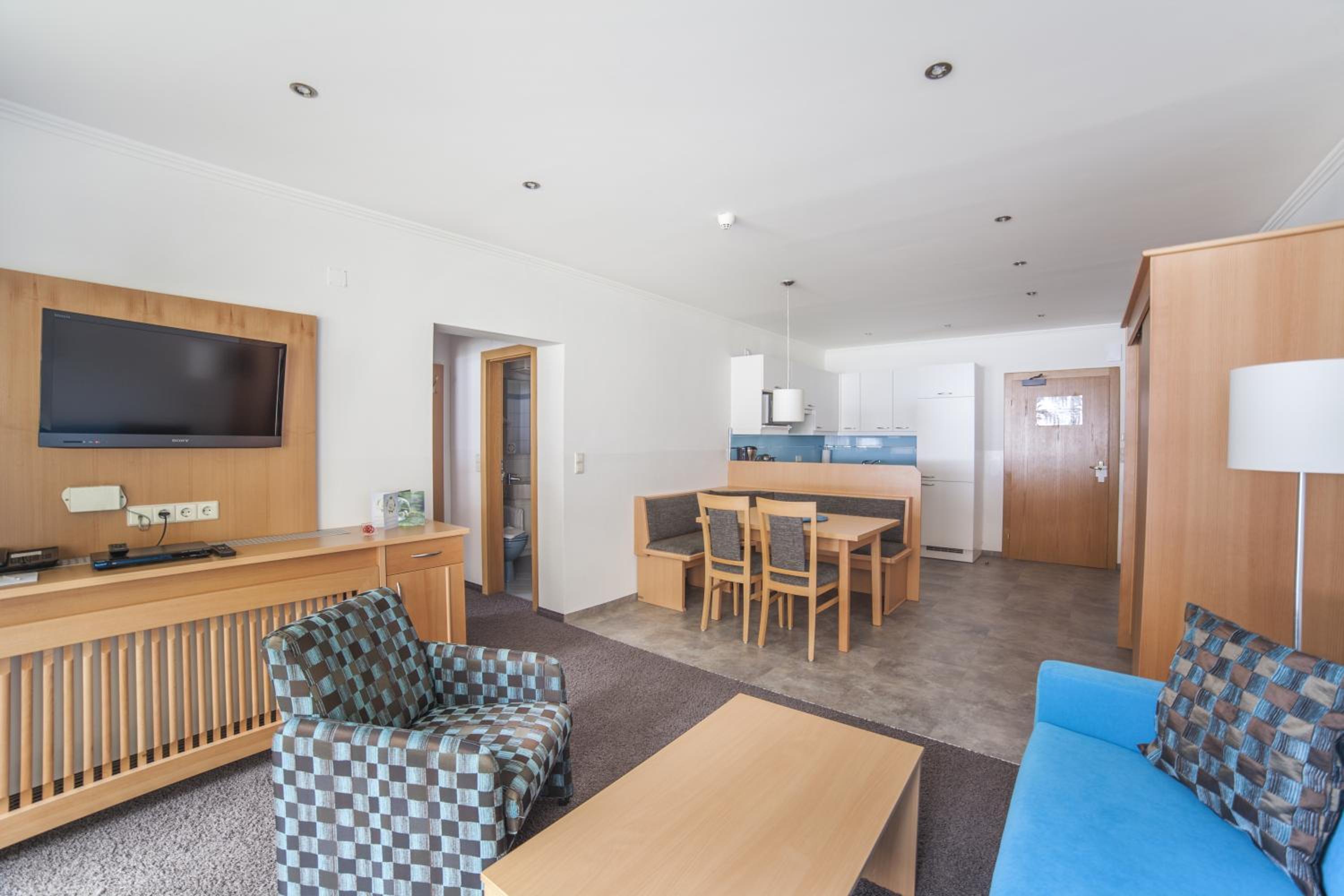One-Bedroom Apartment - Photo 18