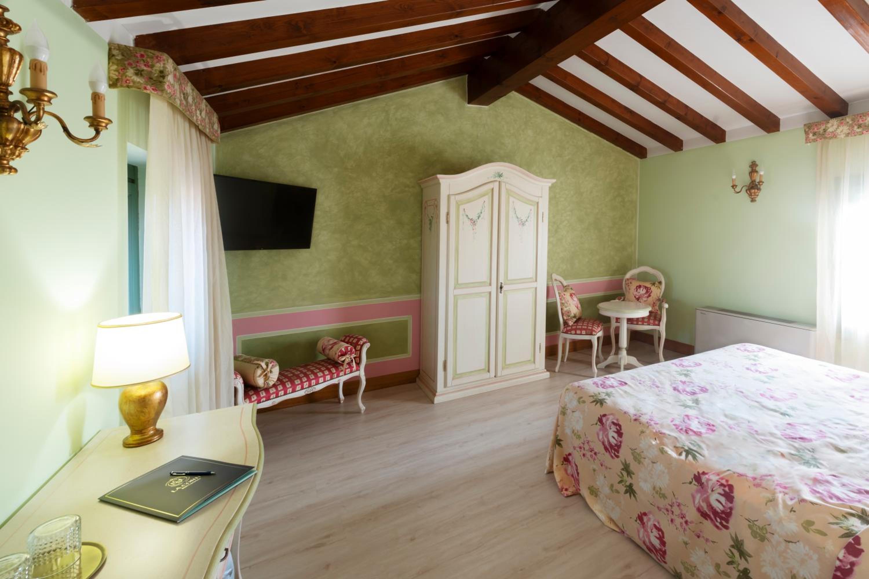 Double Room - Photo 2