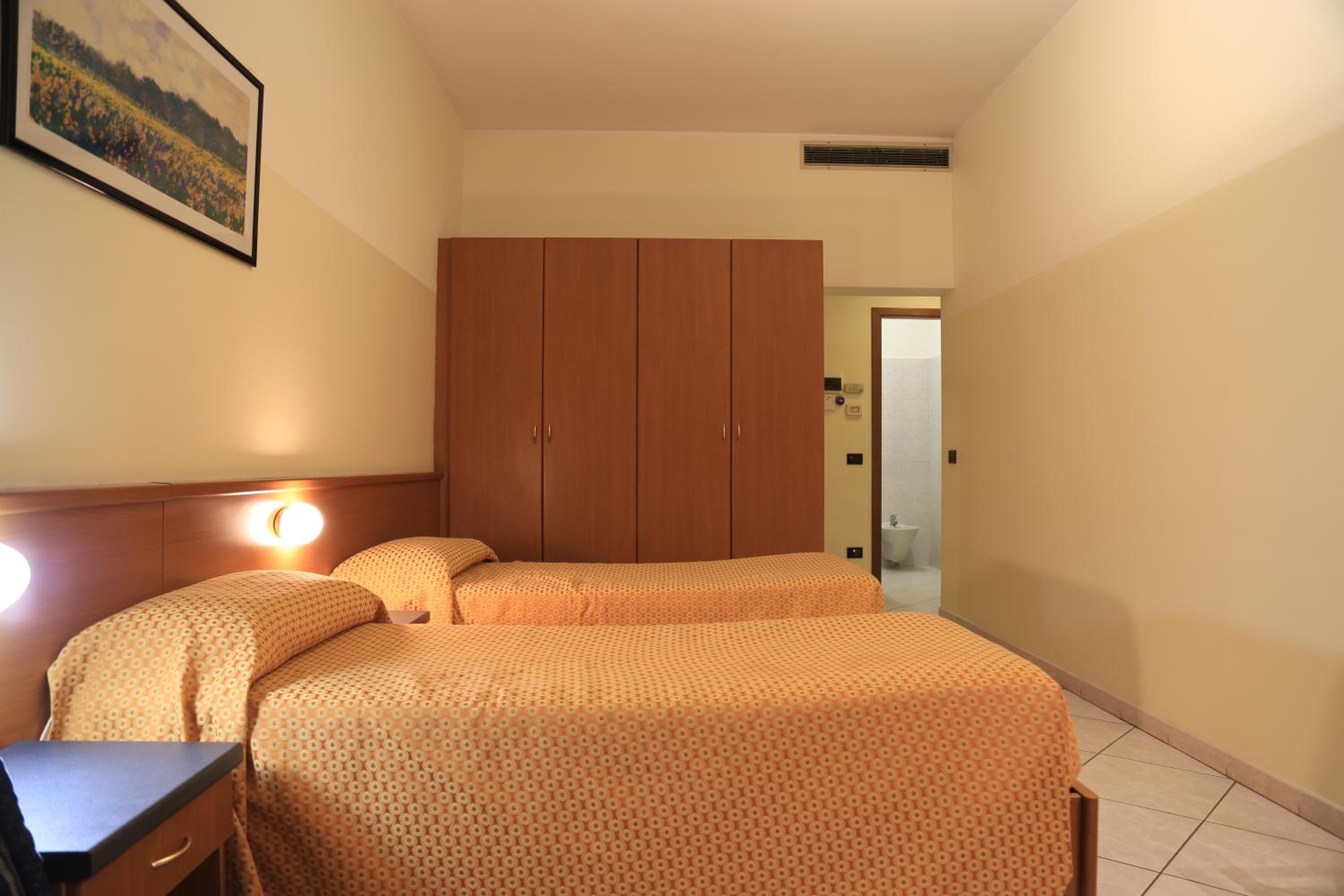 Twin Room photo 2