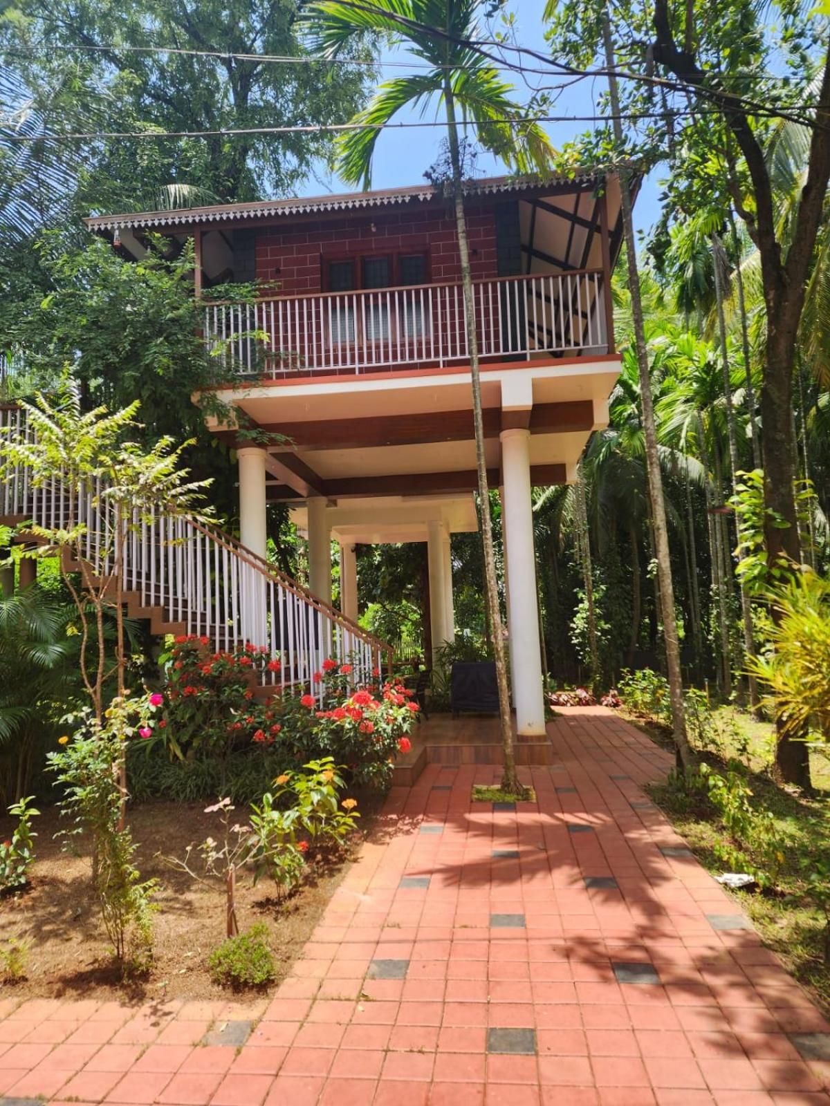 Villa photo 2