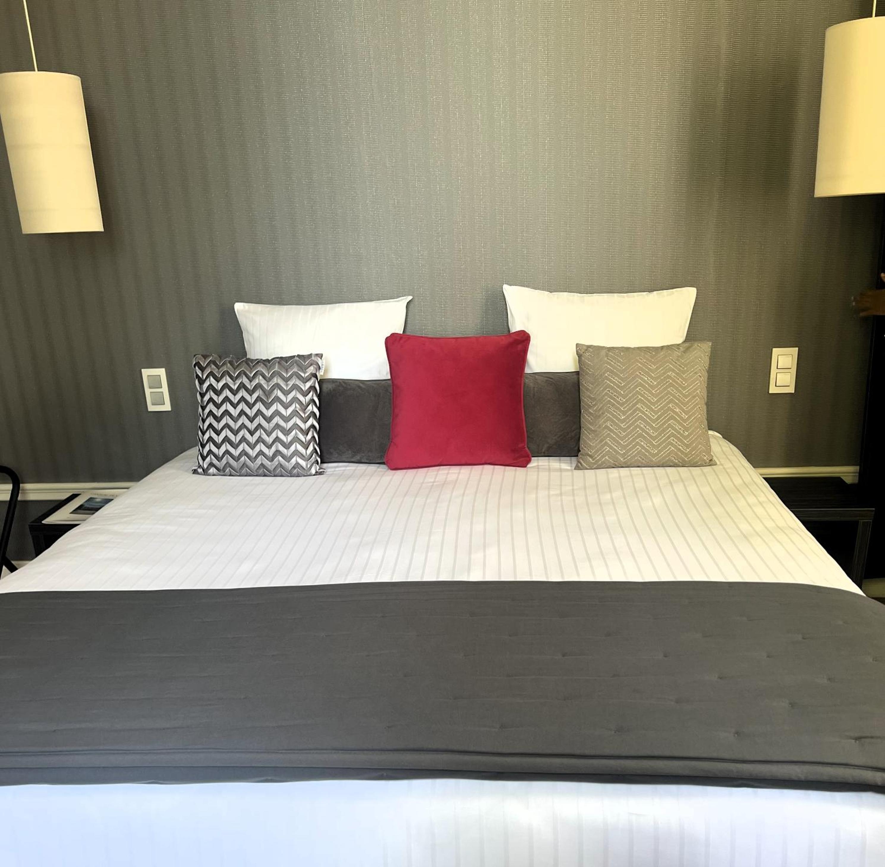 Standard Double Room - Photo 12