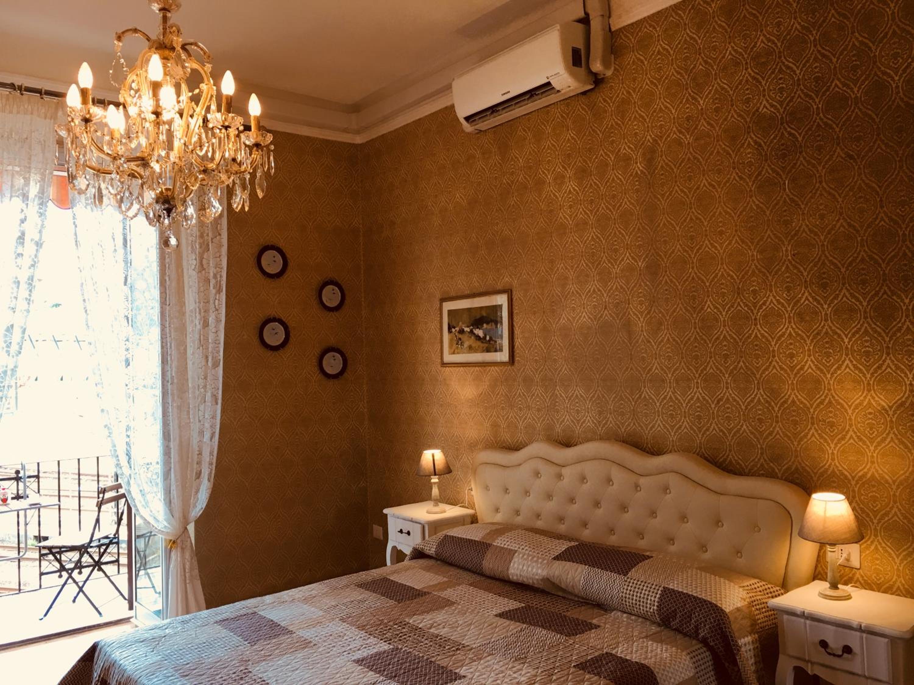 Double Room - Photo 12