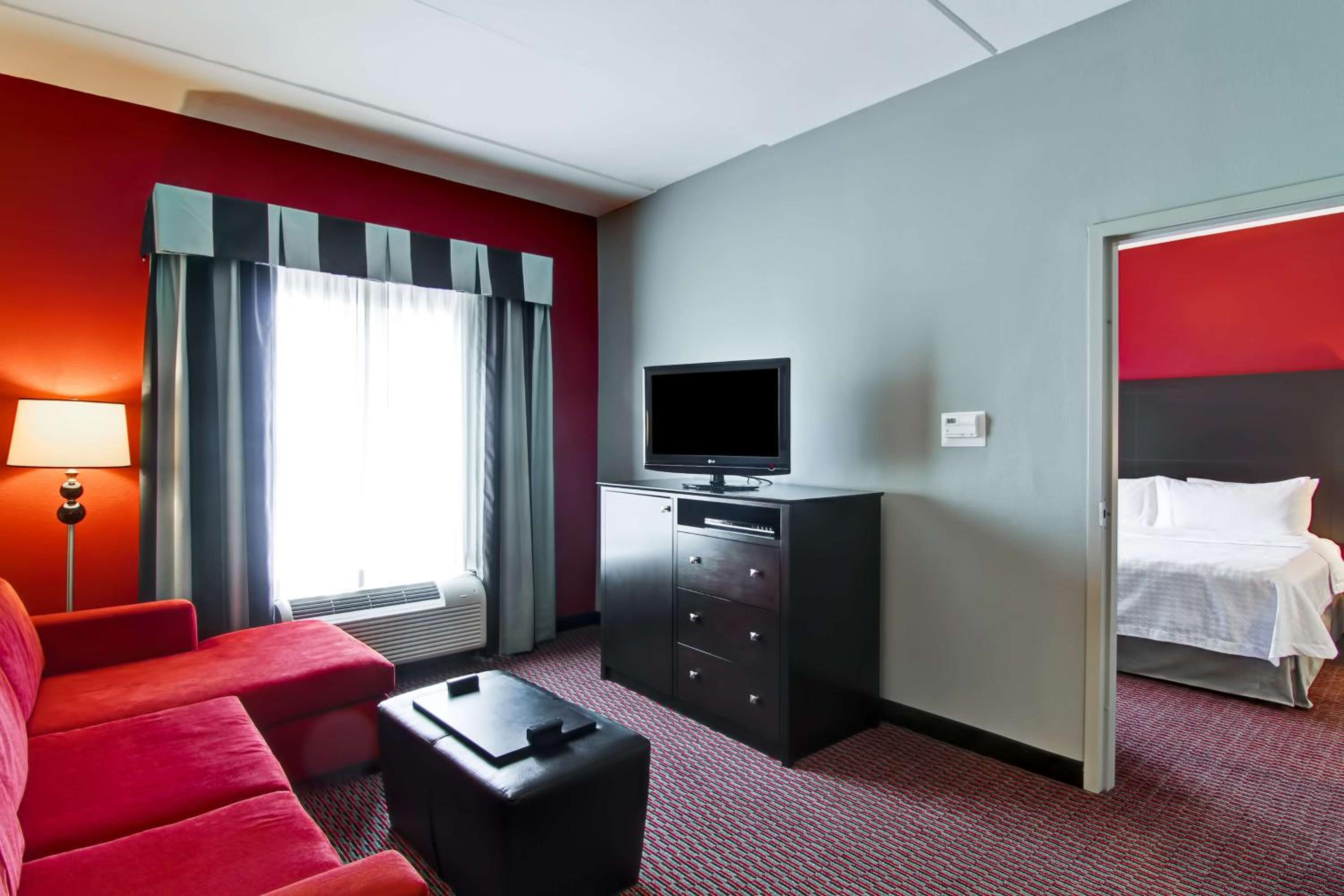 One-Bedroom King Suite - Non-Smoking - Photo 3