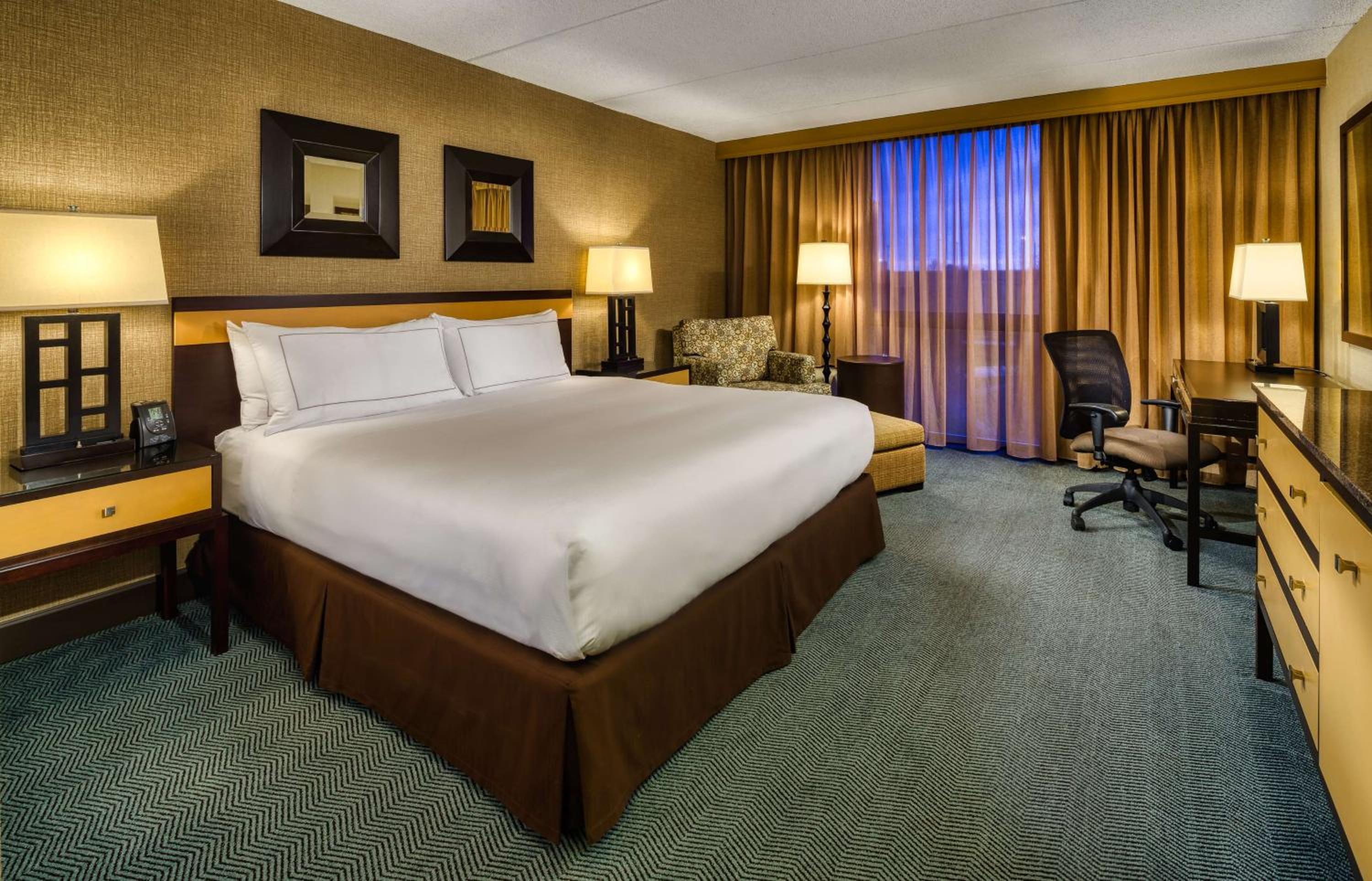 King Room - Non-Smoking - Photo 1