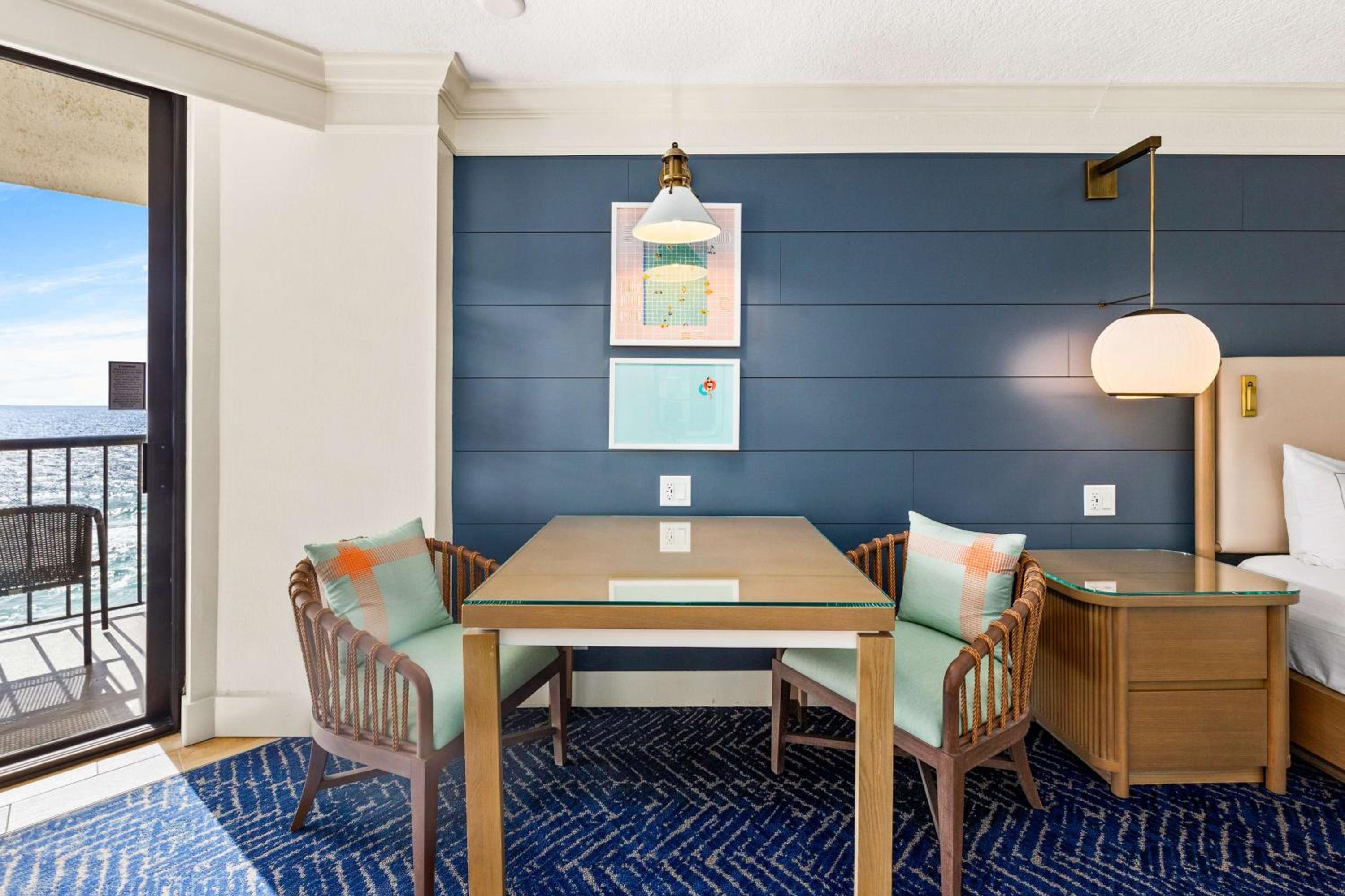 Deluxe Junior King Suite - Beachfront - Photo 3