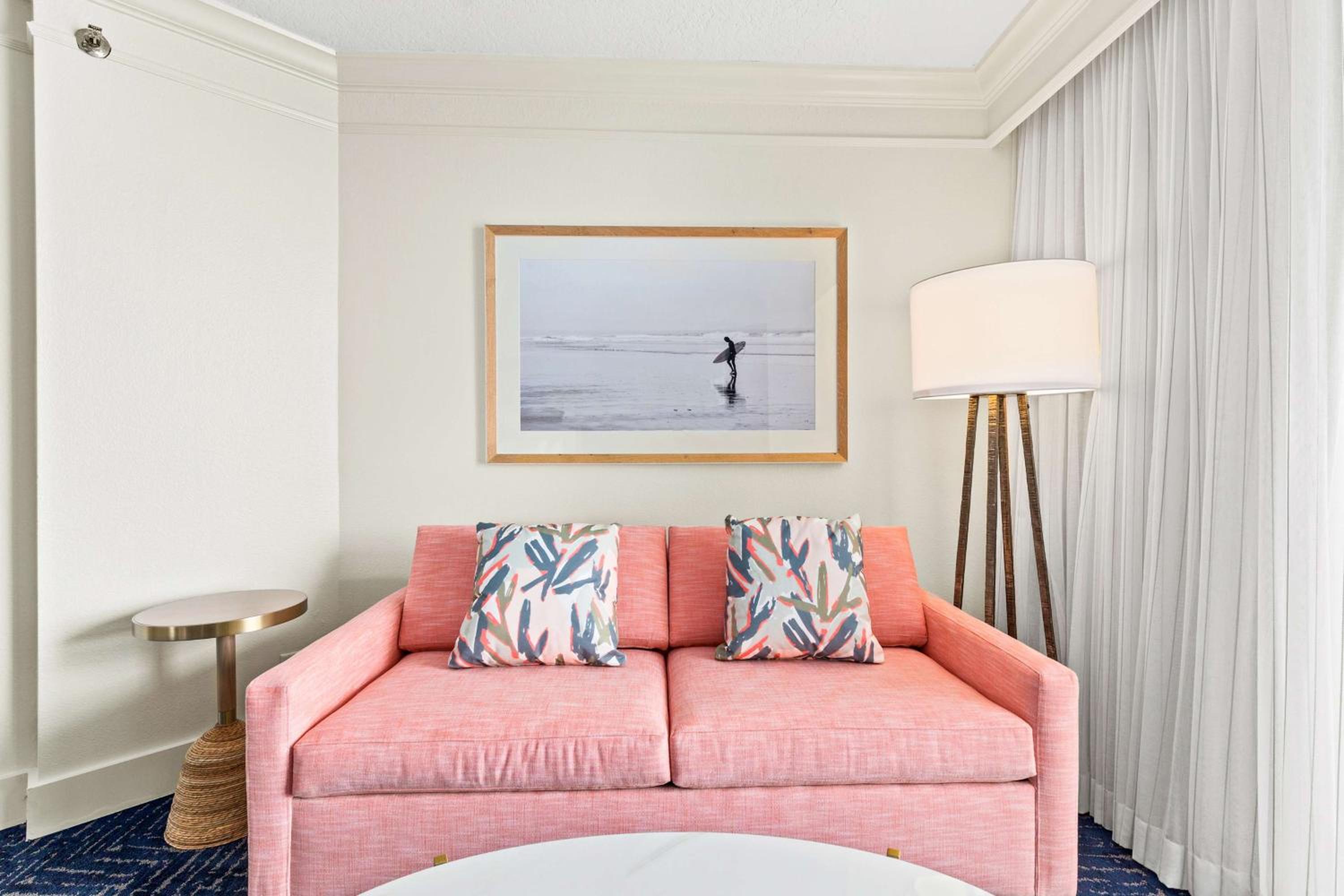 Deluxe Junior King Suite - Beachfront - Photo 4