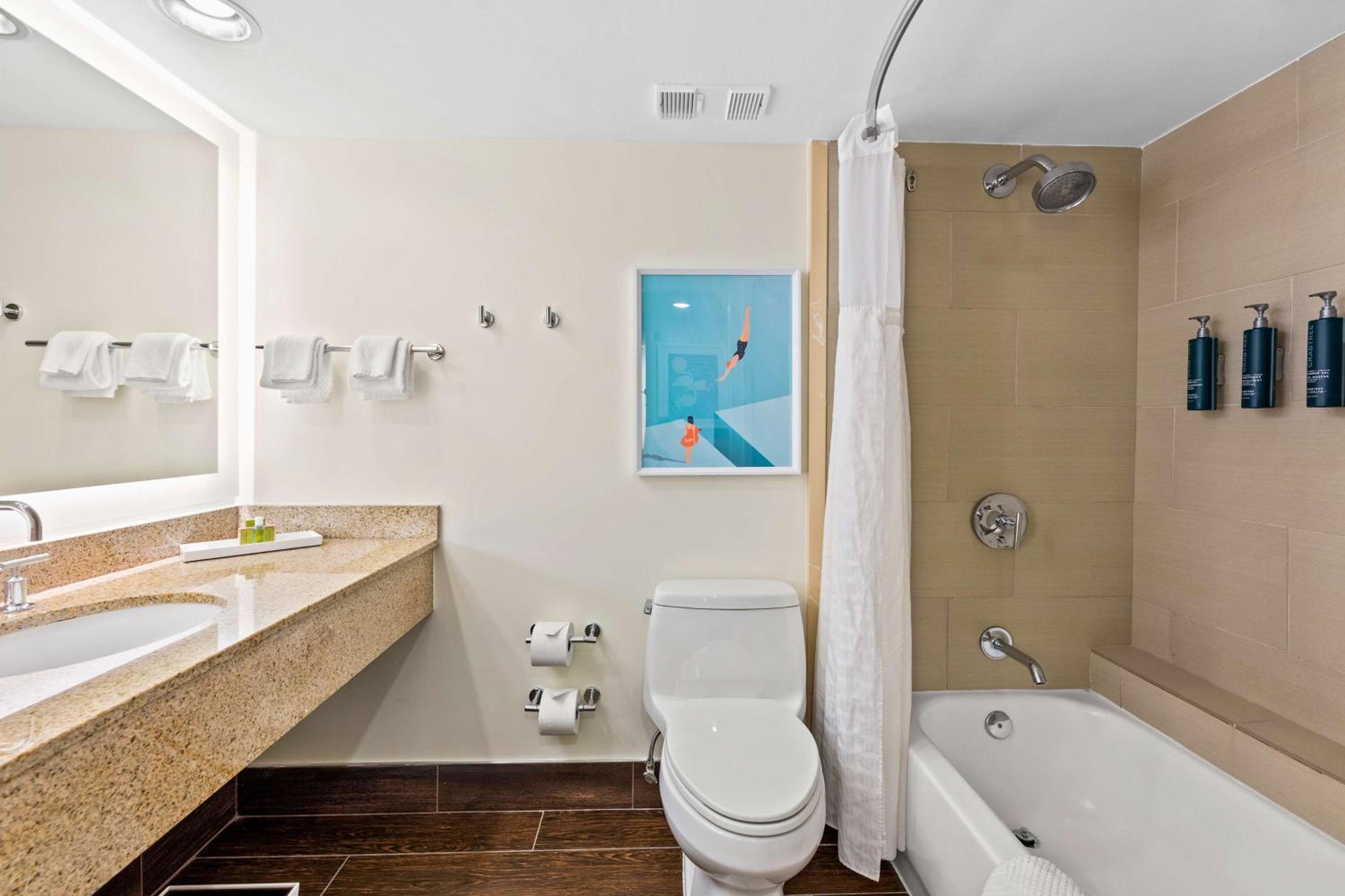 Queen Deluxe Junior Suite - Beach View - Photo 4