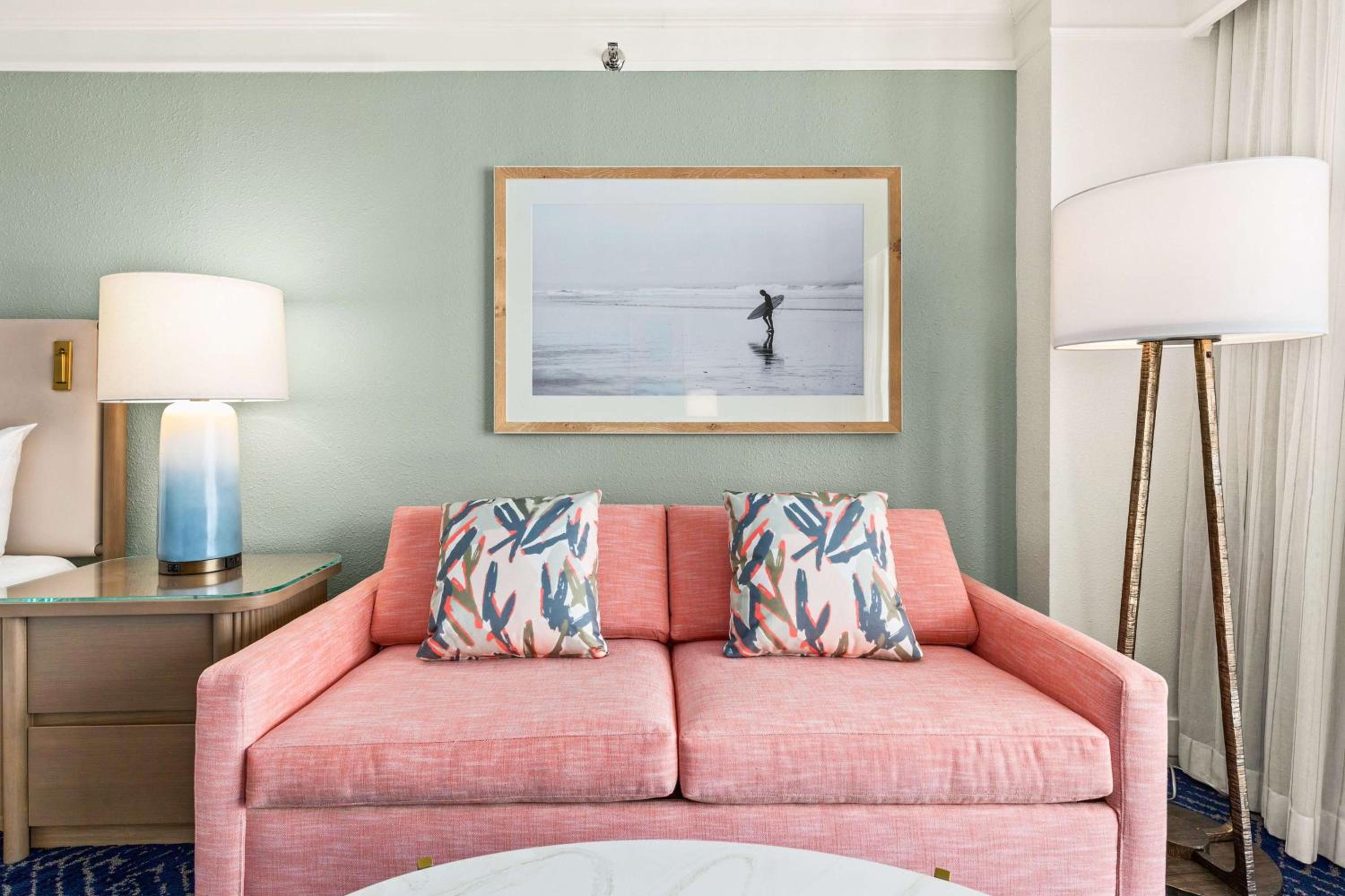 Deluxe Junior King Suite with Beach View - Photo 2