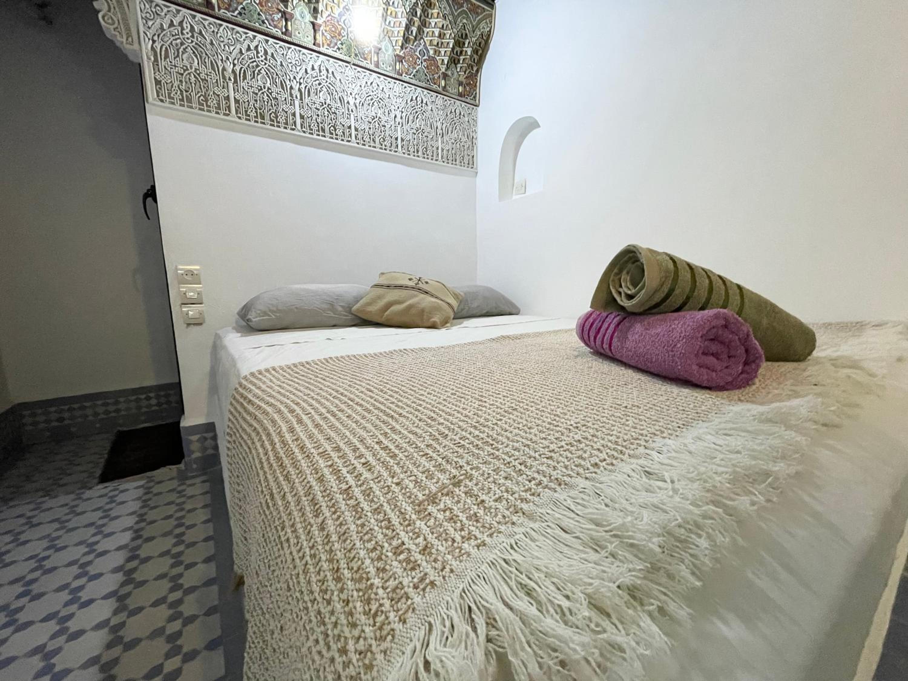 Double Room with Private Bathroom - Photo 8