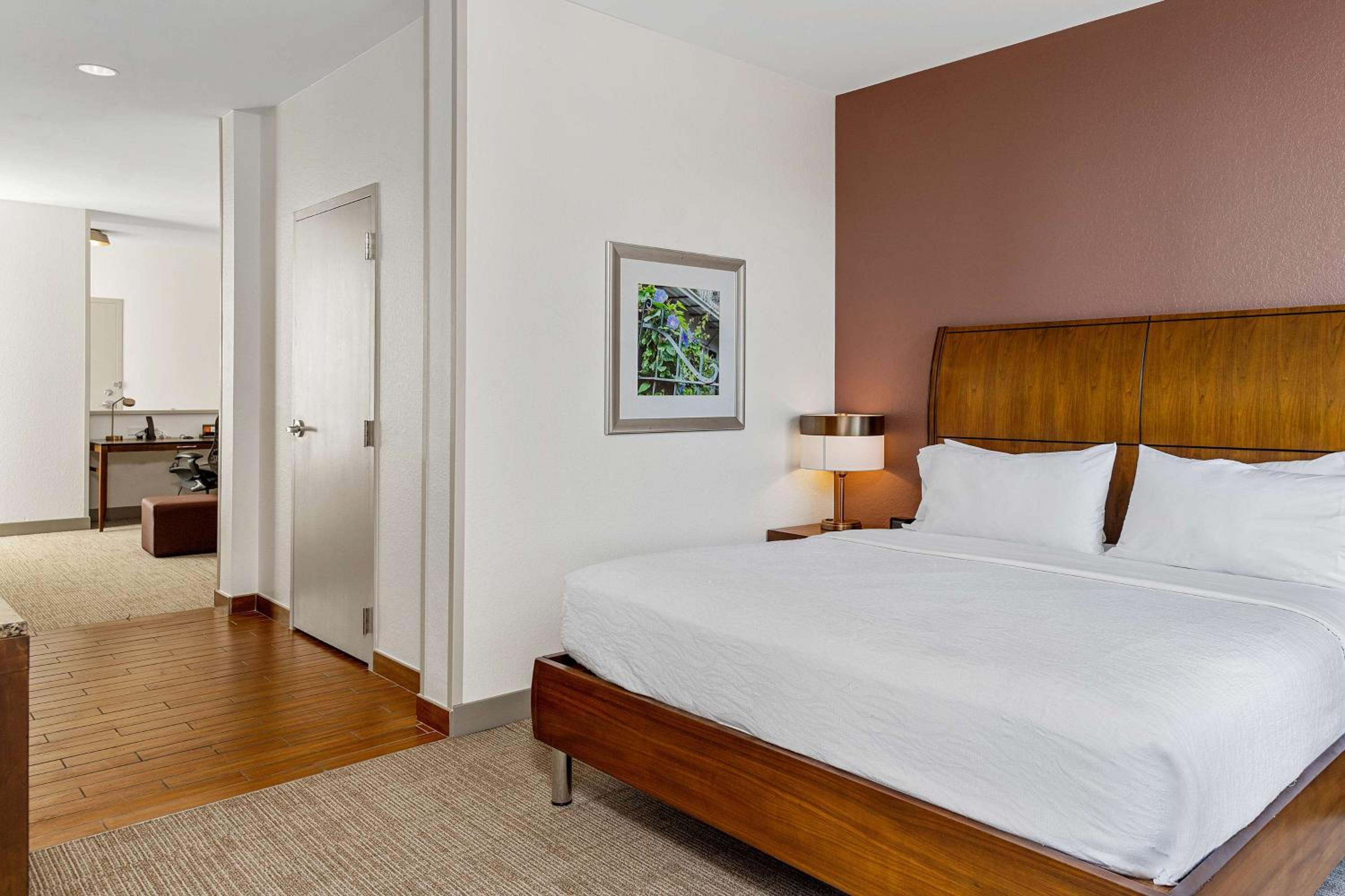 One-Bedroom King Suite with Sofa Bed - Photo 5