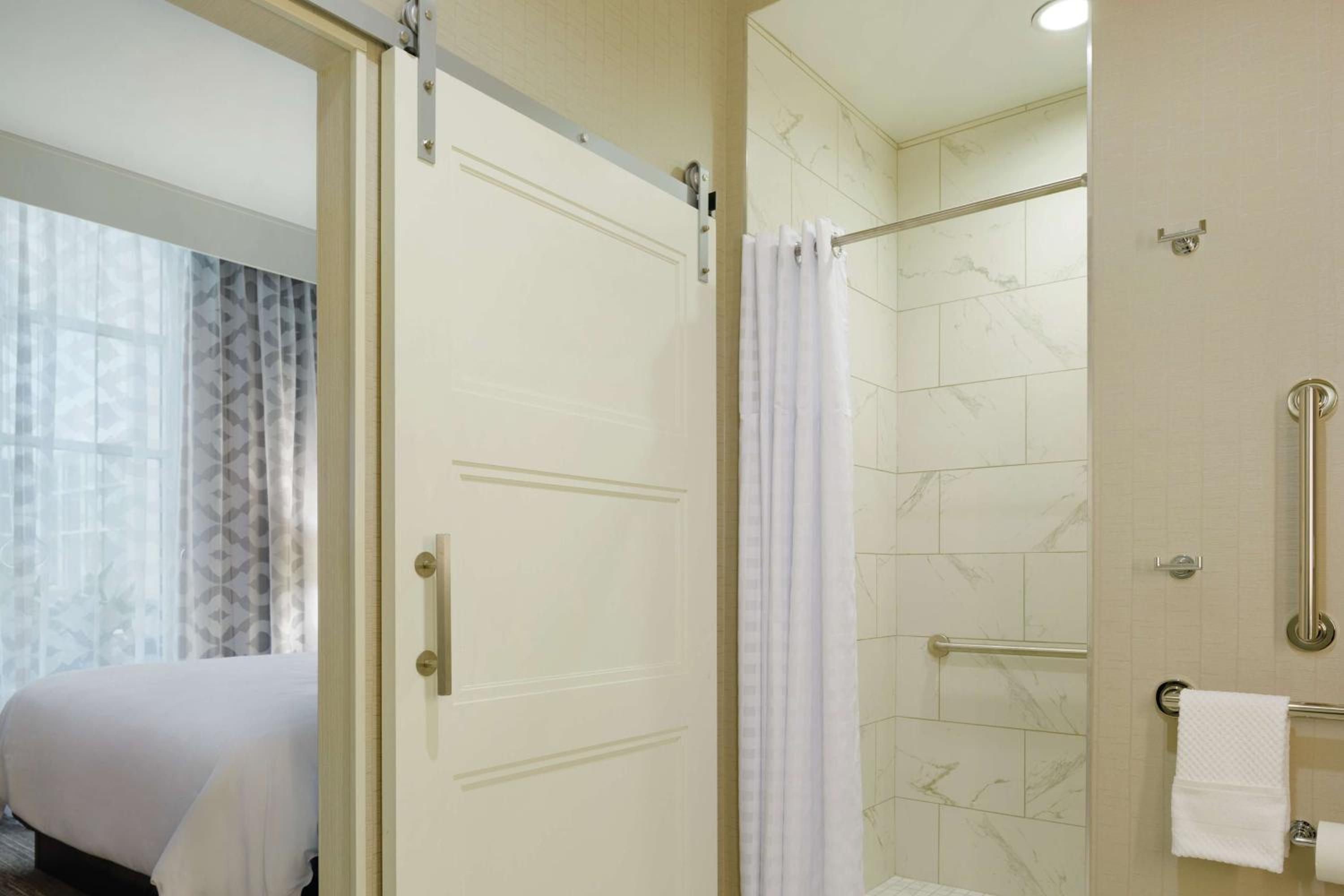 Premium Queen Room With Two Queen Beds - Disability Access