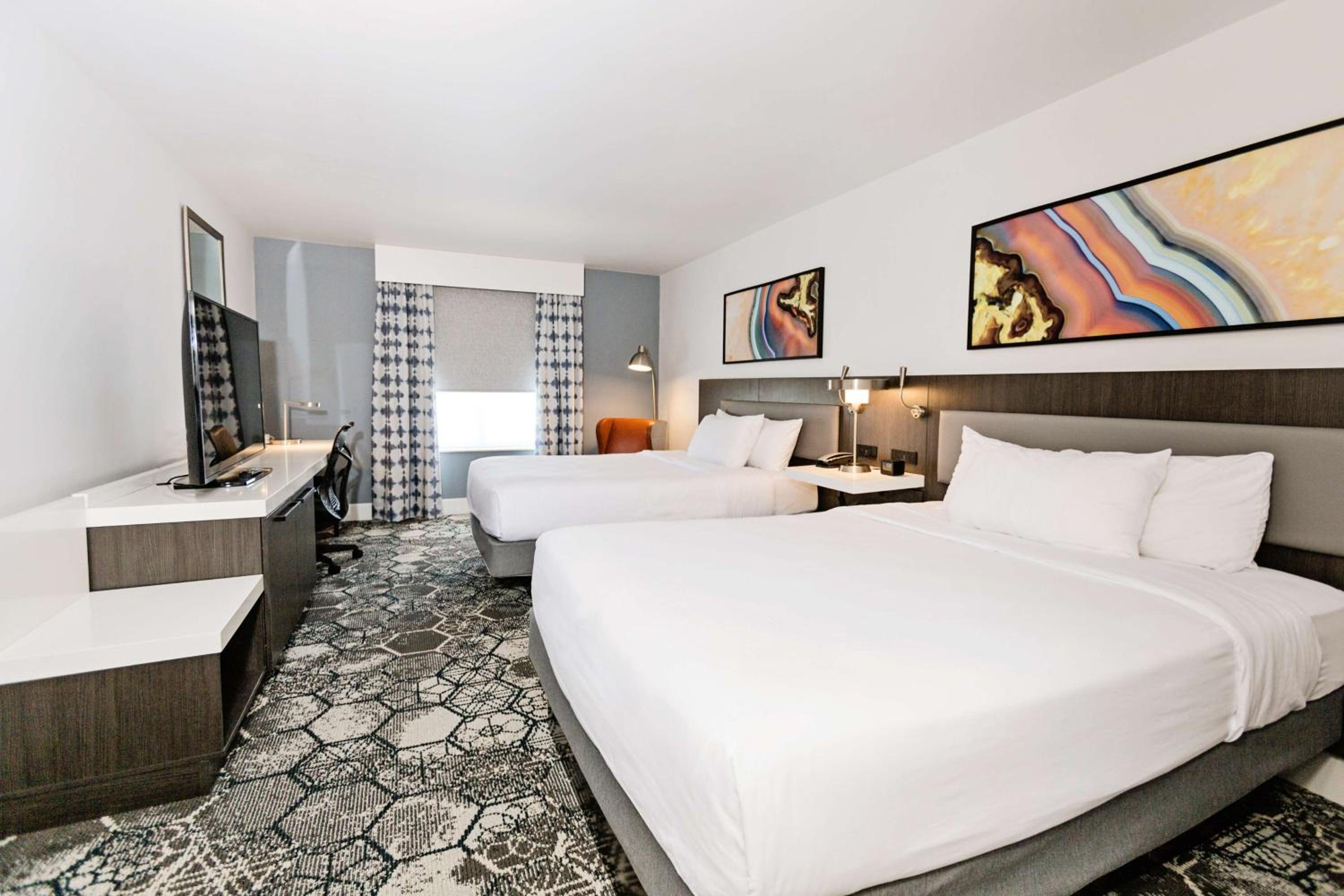 Queen Room with Two Queen Beds - Photo 1