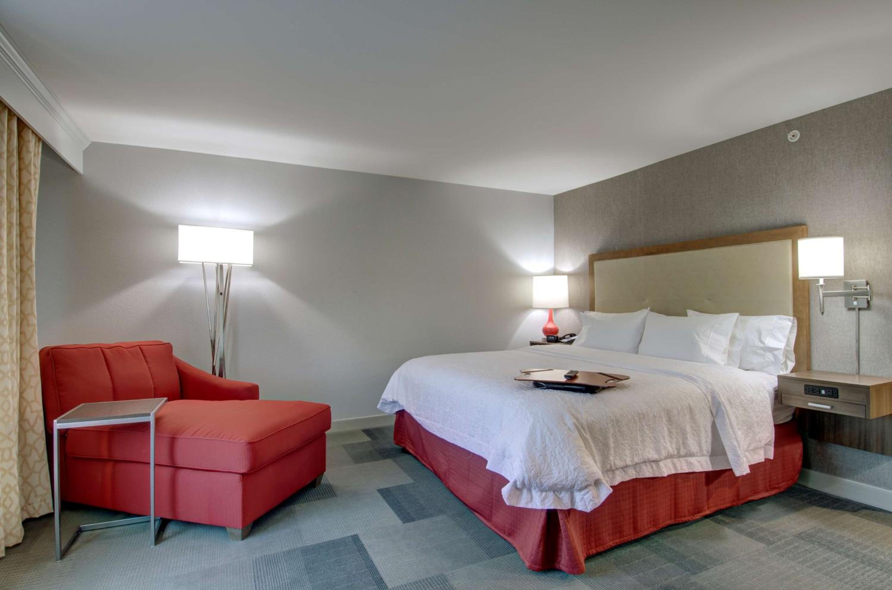 King Room - Non-Smoking photo 3