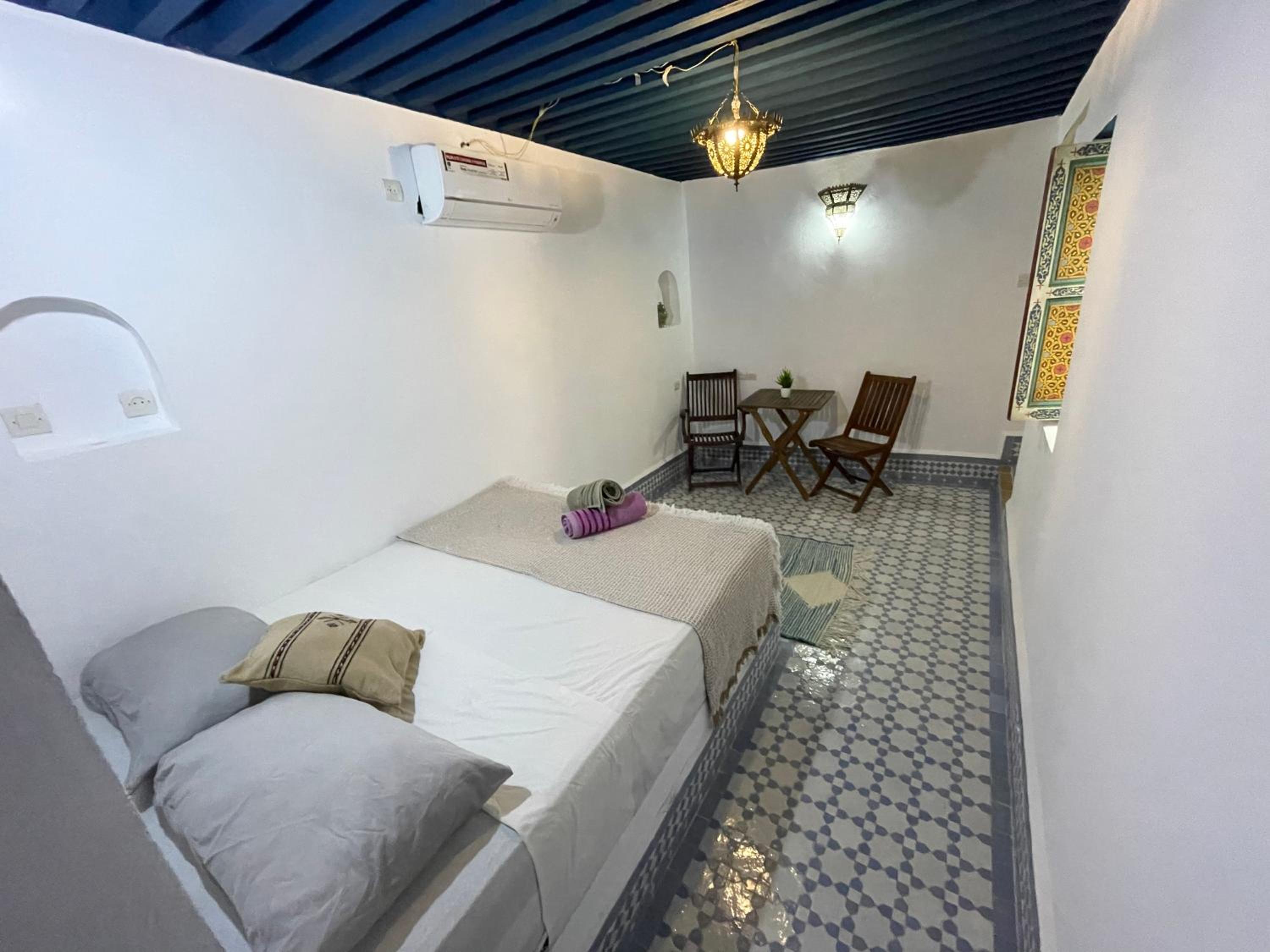 Double Room with Private Bathroom - Photo 5
