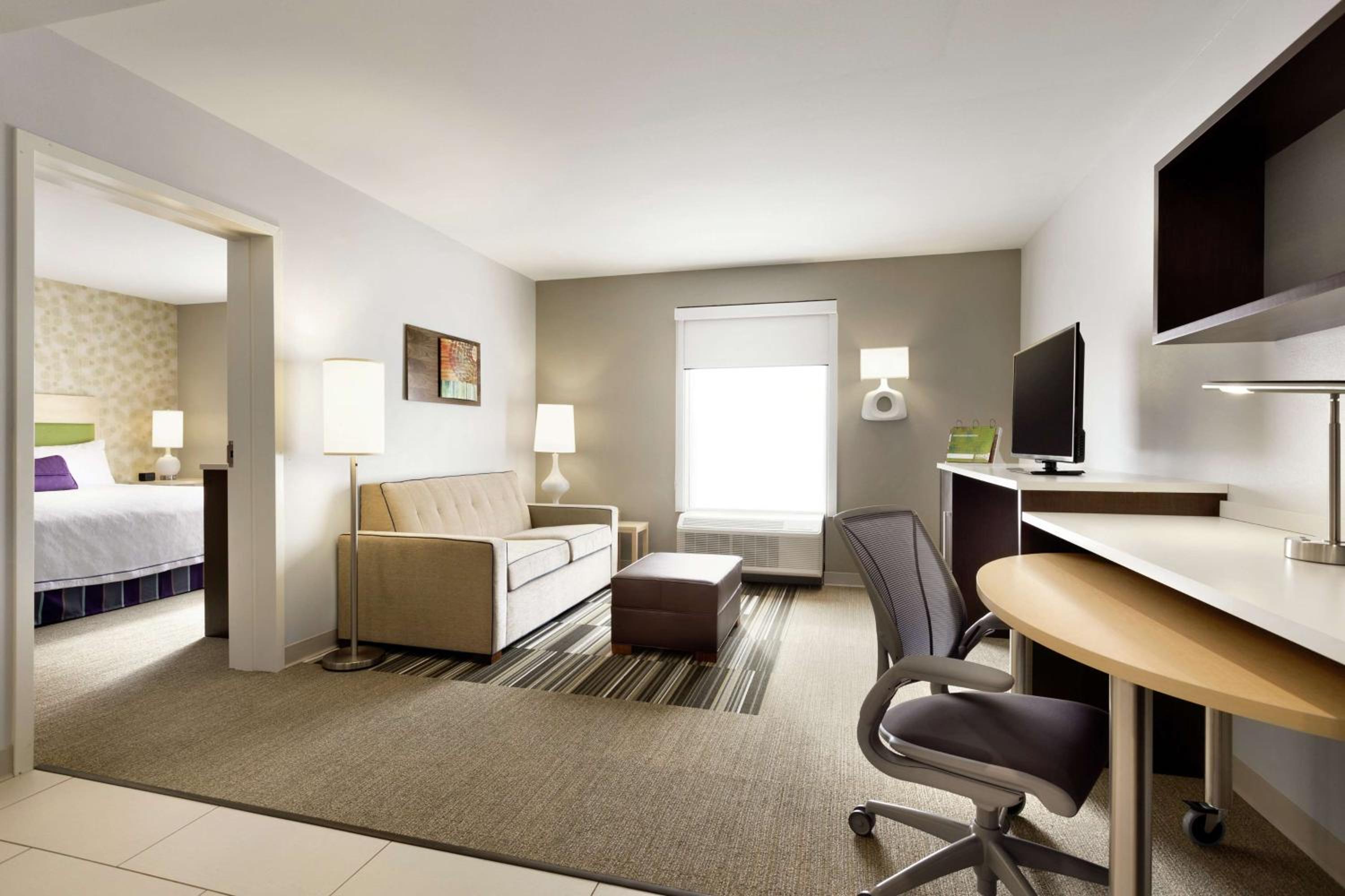 One-Bedroom King Suite - Non-Smoking - Photo 2