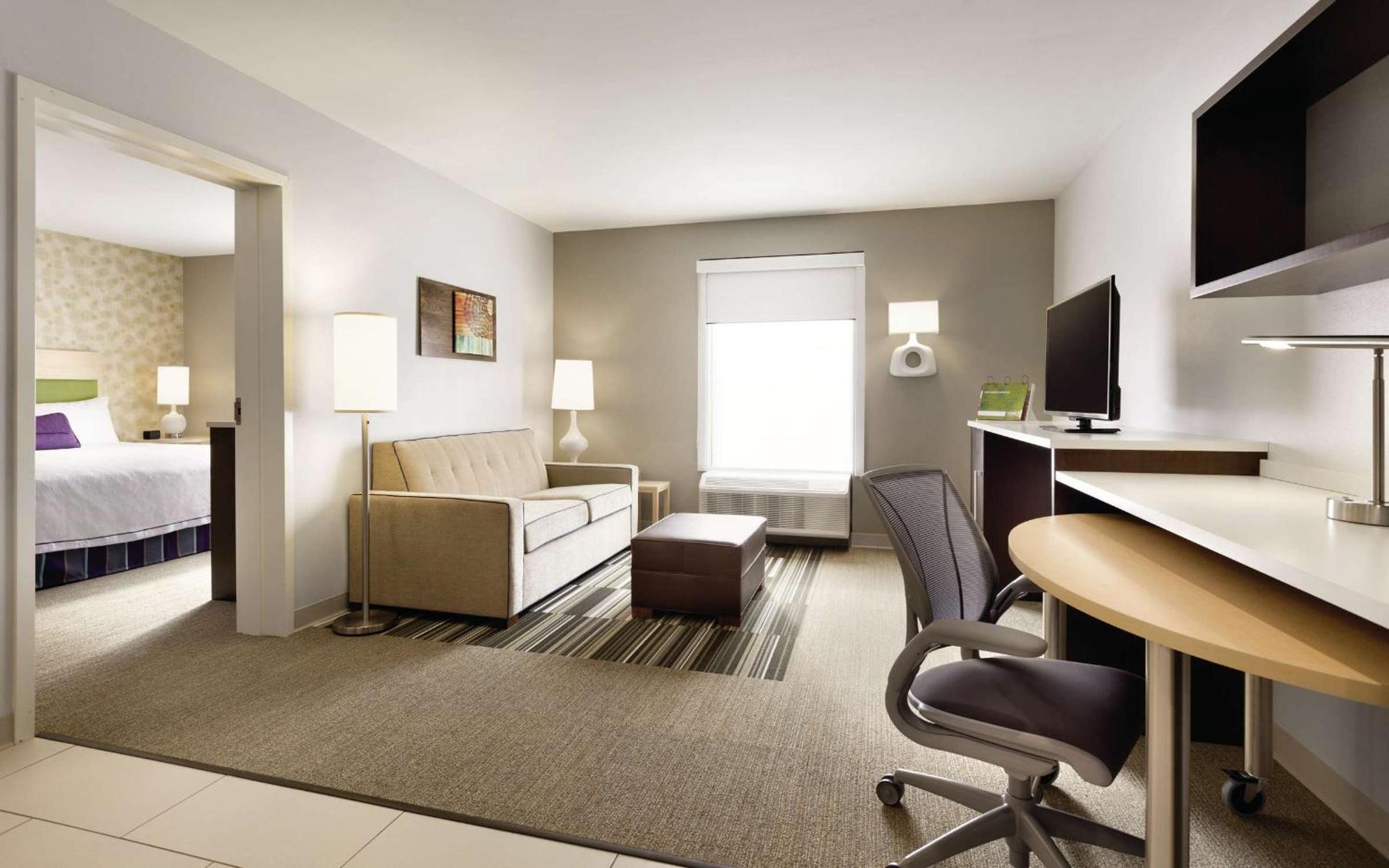 One-Bedroom King Suite - Non-Smoking - Photo 3