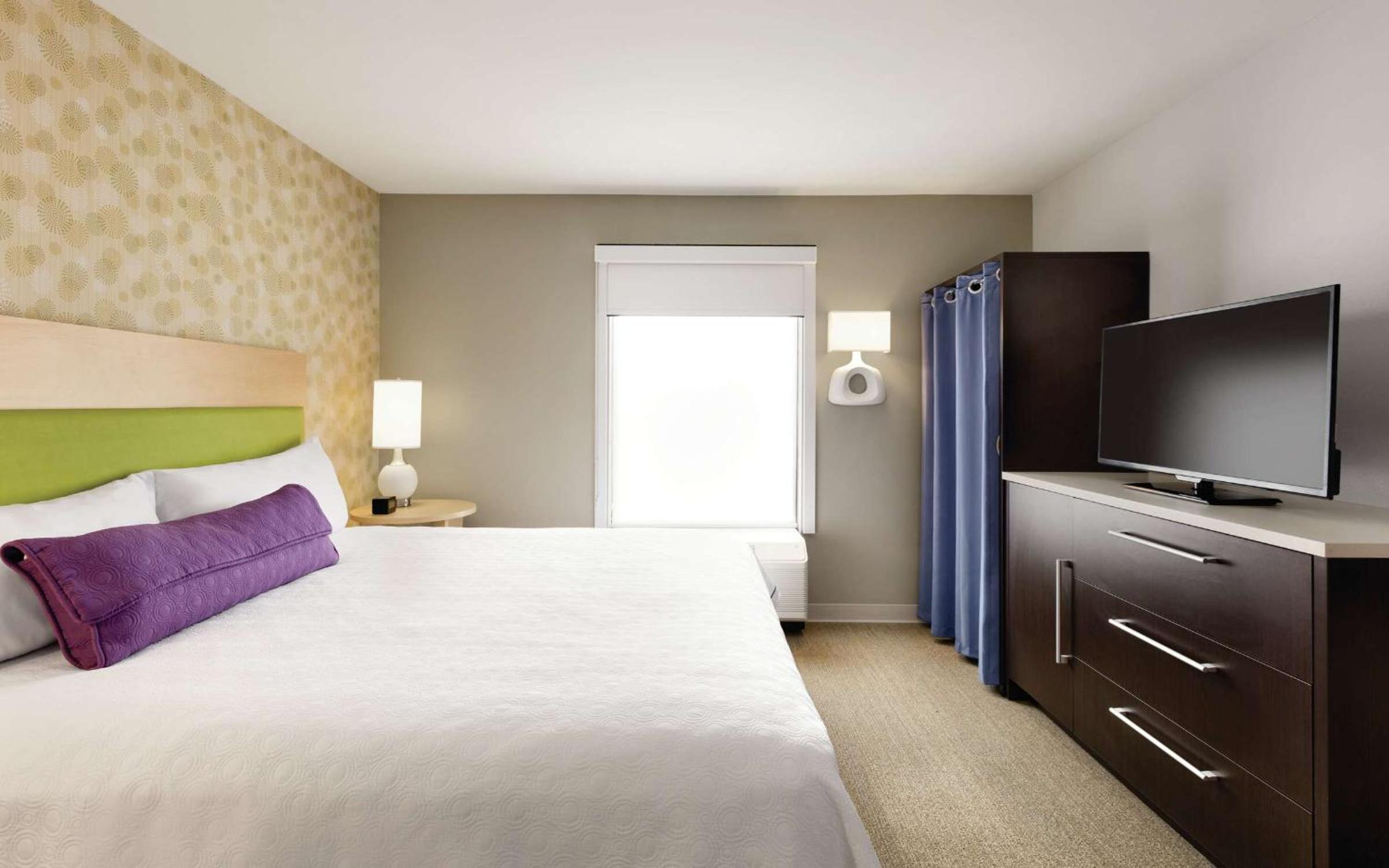 One-Bedroom King Suite - Non-Smoking - Photo 5