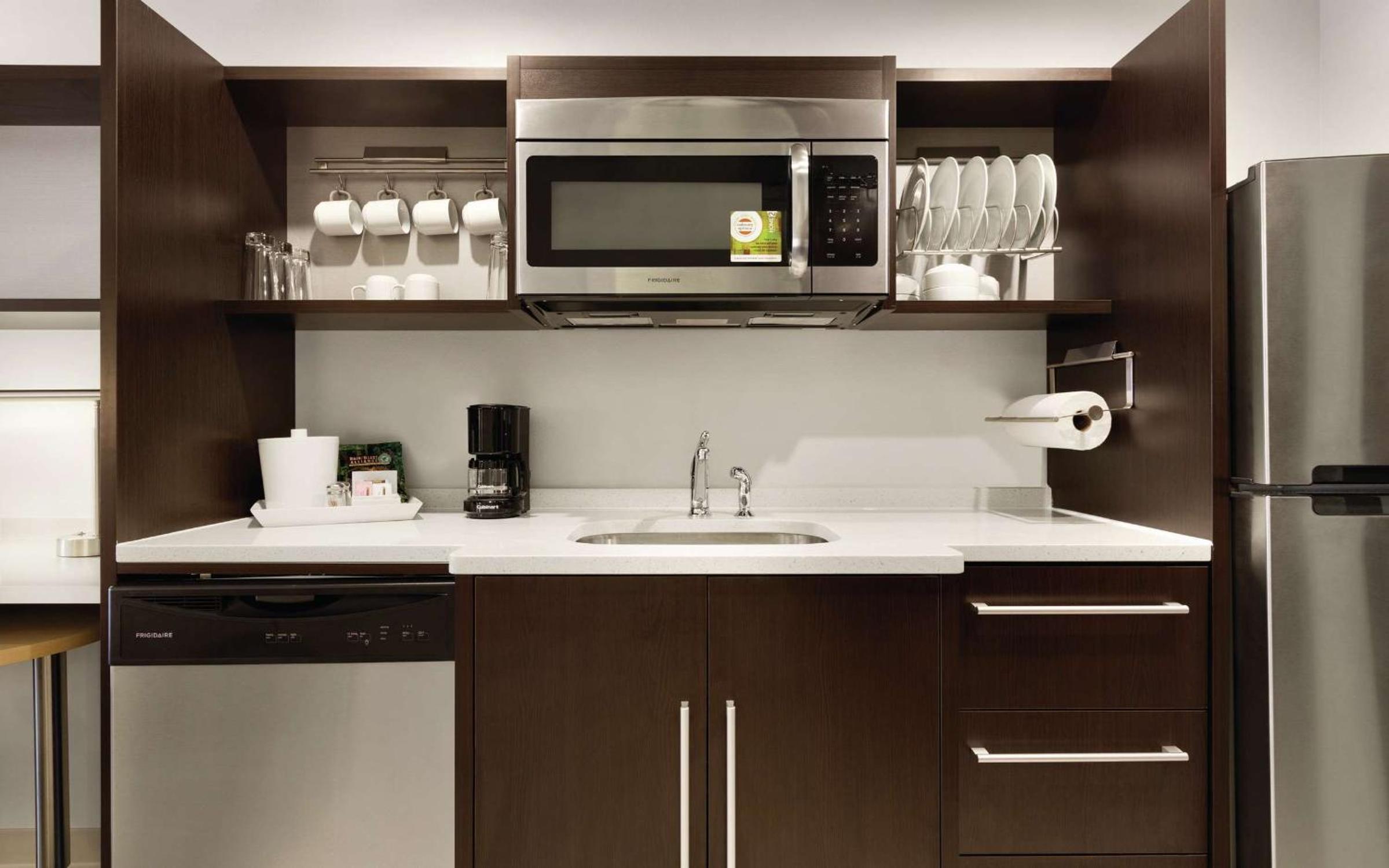 King Studio Suite - Non-Smoking - Photo 6